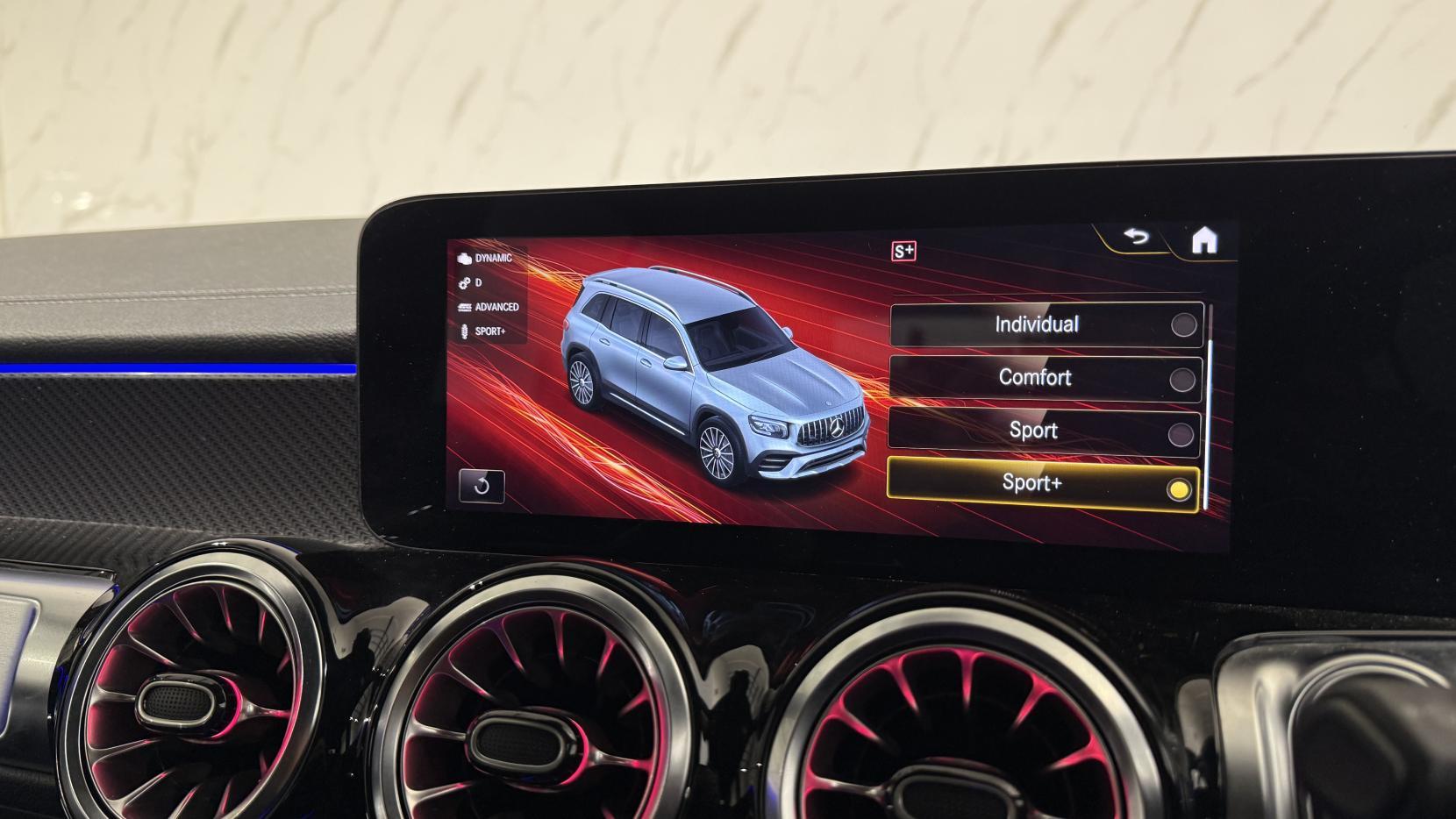 Mercedes-Benz GLB view 25