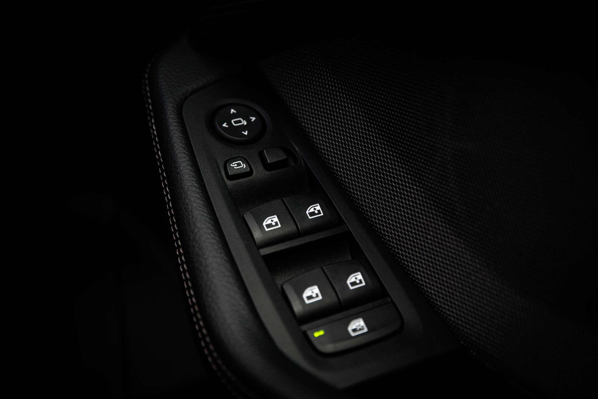 BMW 2 Series view 28