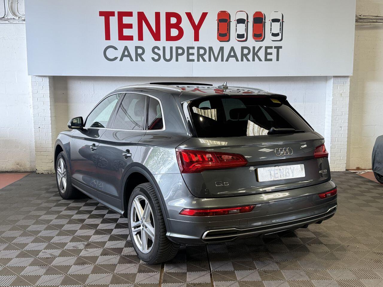 Audi Q5 view 7