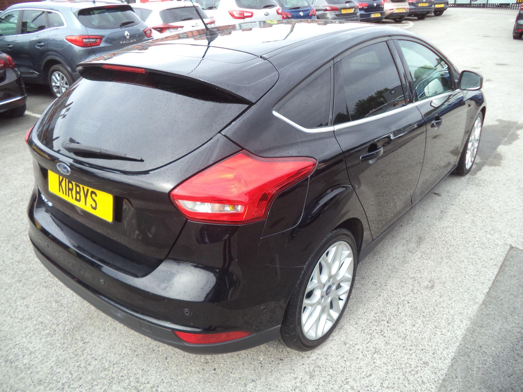 Ford Focus view 7