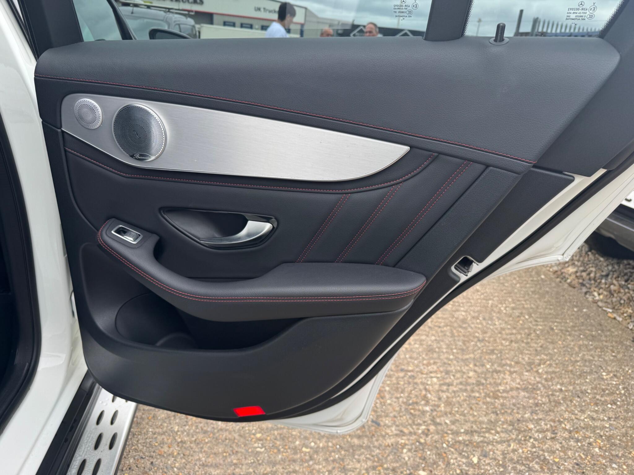 Mercedes-Benz GLC view 34