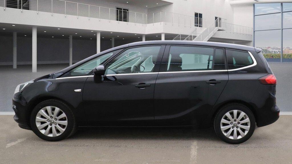 Vauxhall Zafira Tourer view 8