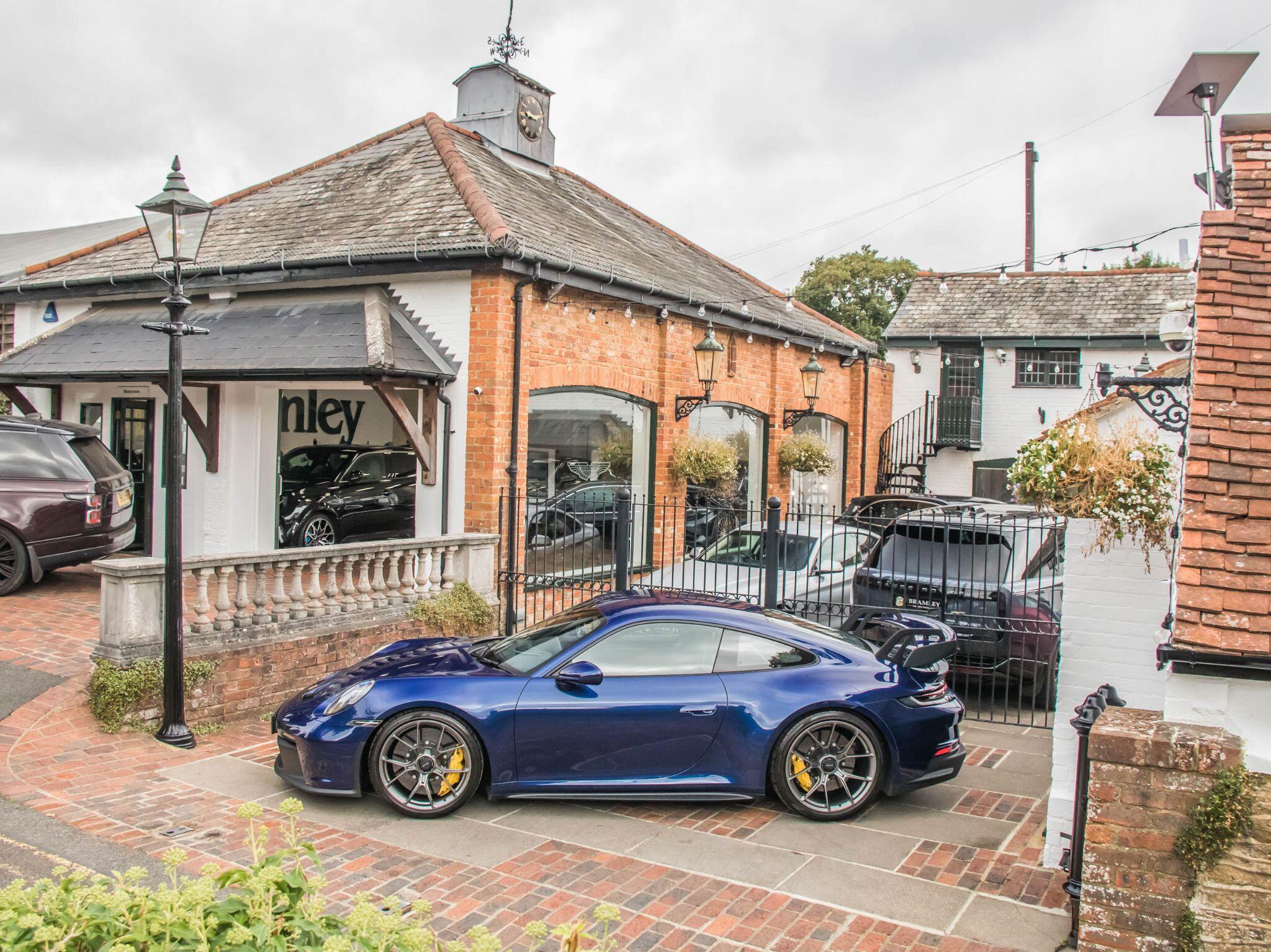 Porsche 911 view 12