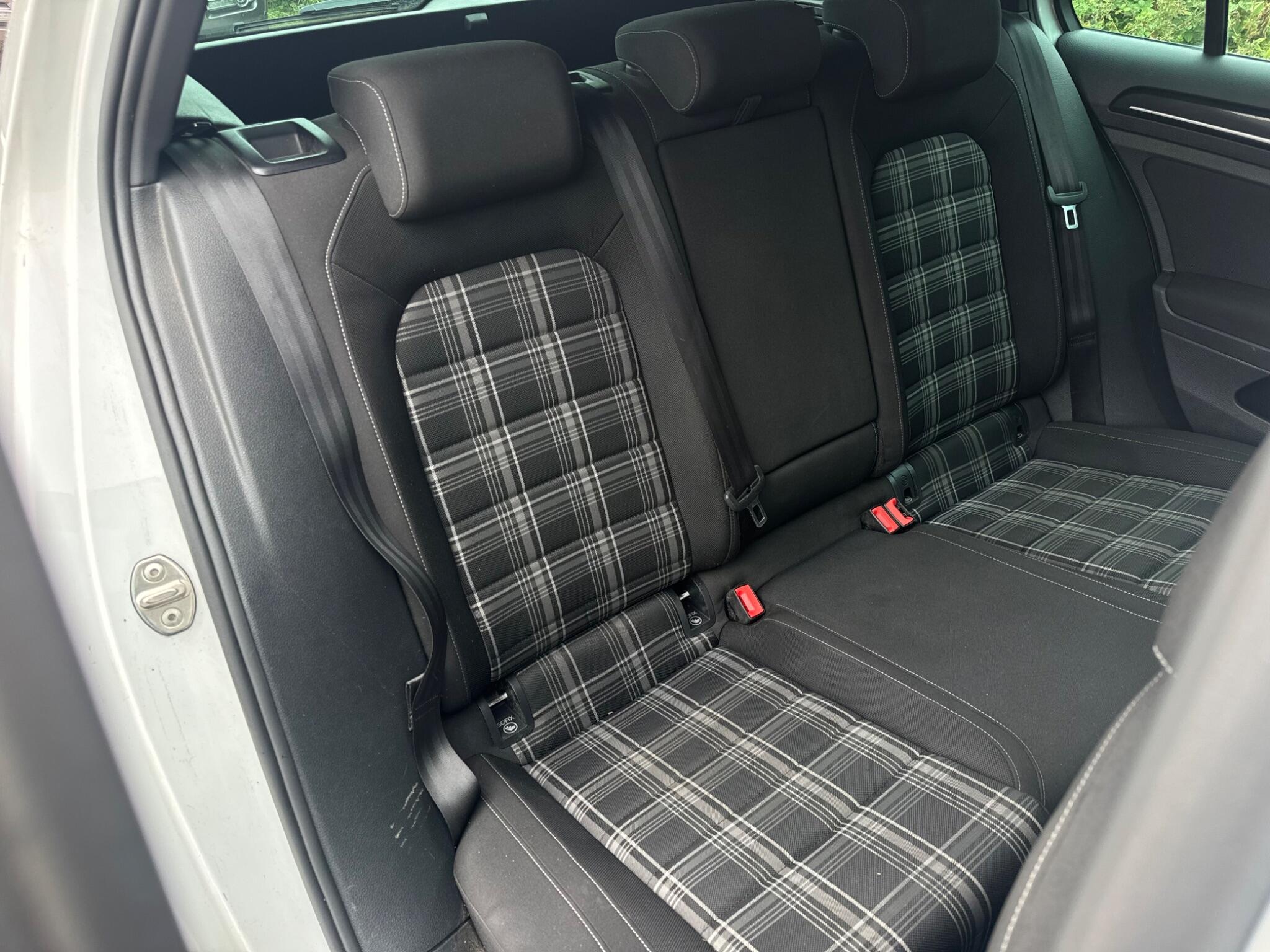 Volkswagen Golf view 23