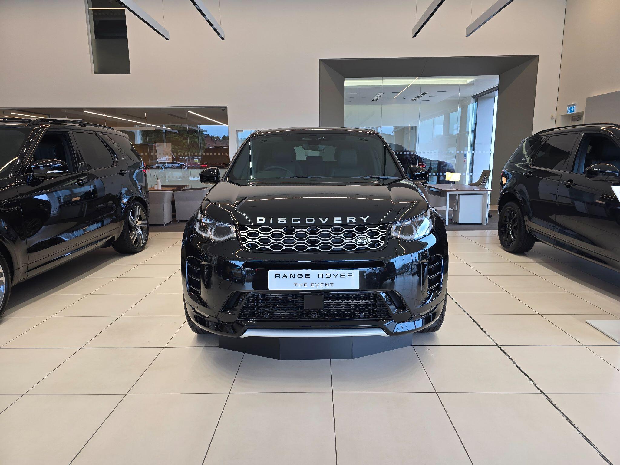 Land Rover Discovery Sport view 3