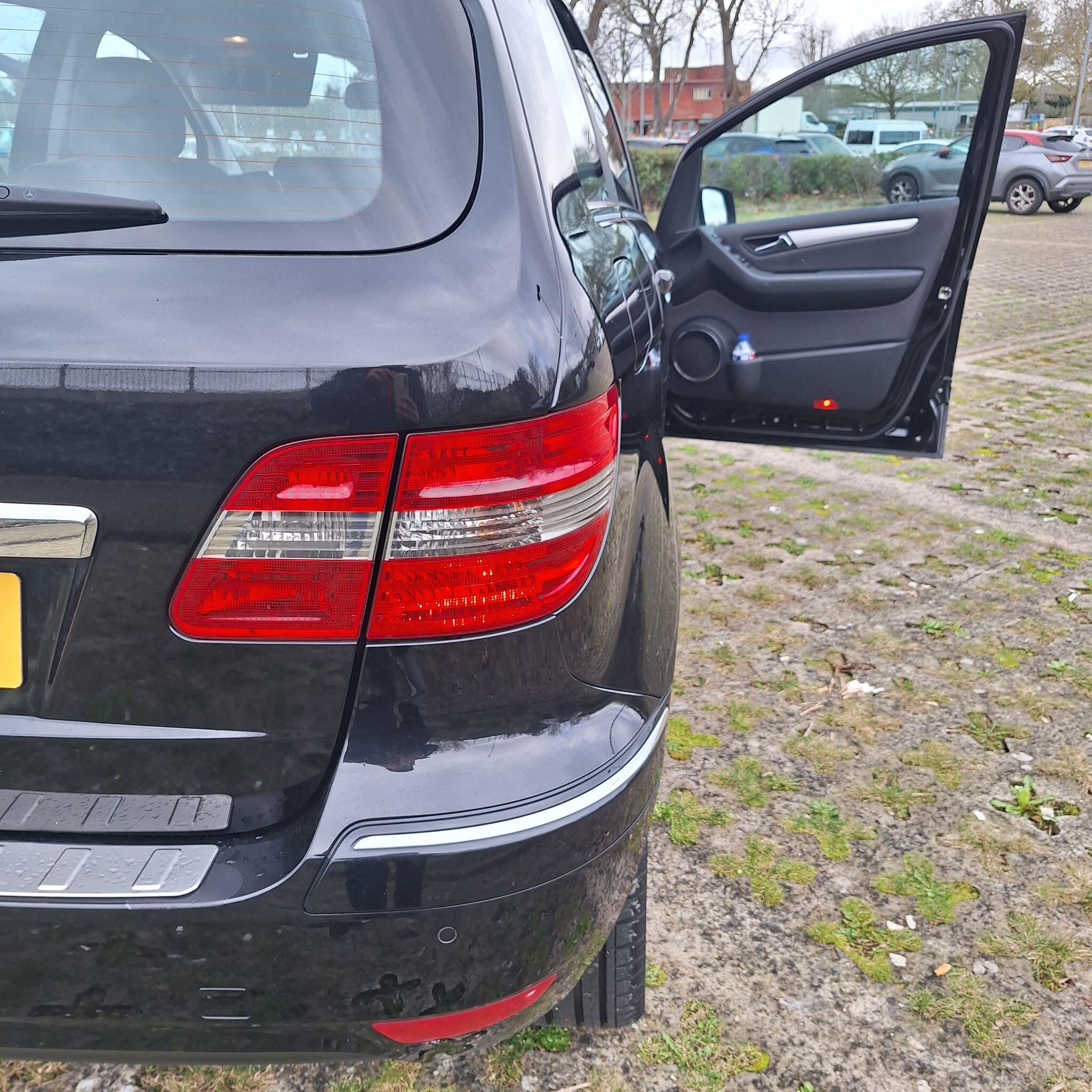 Mercedes-Benz B-Class view 31