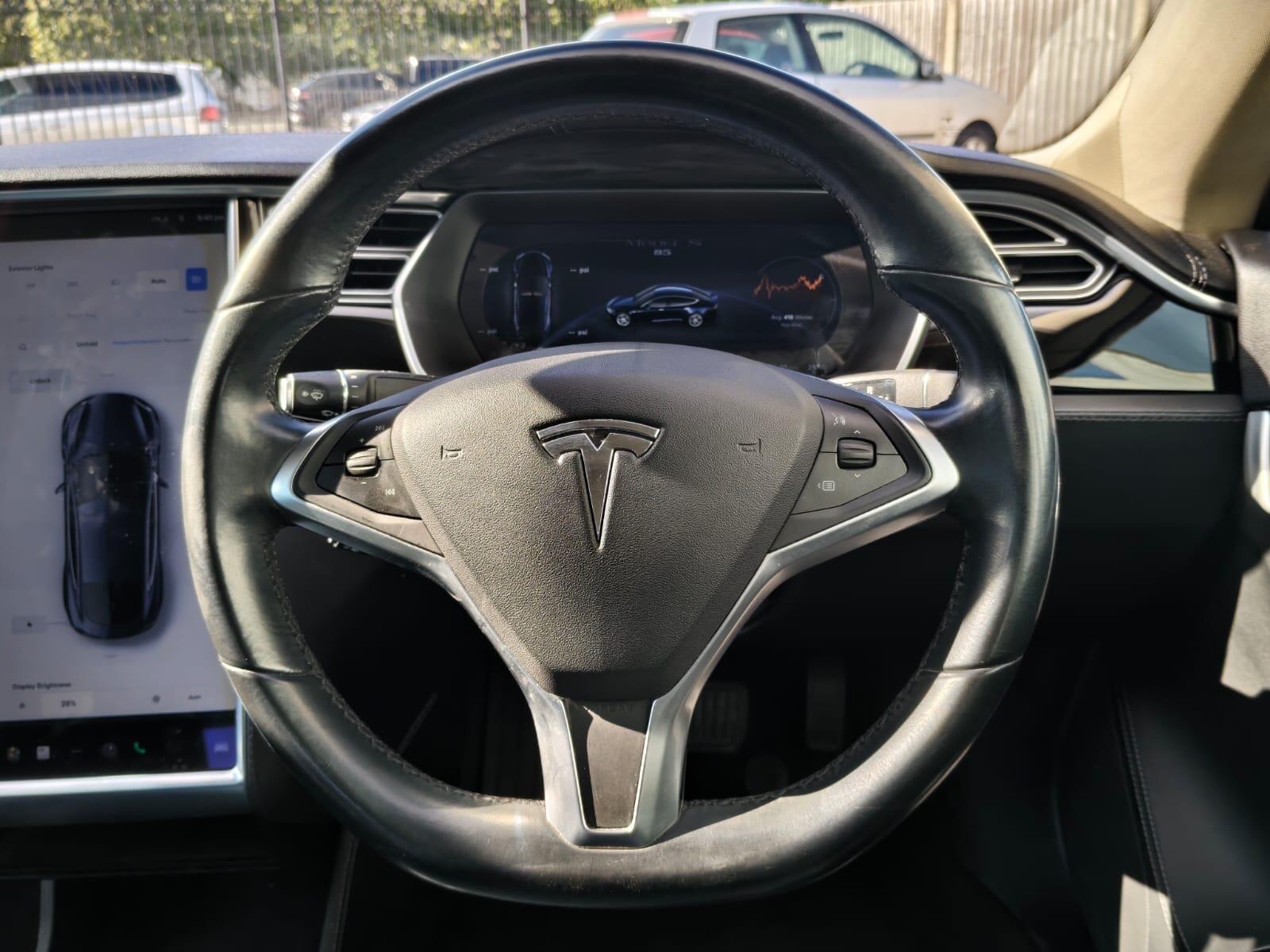 Tesla Model S view 21