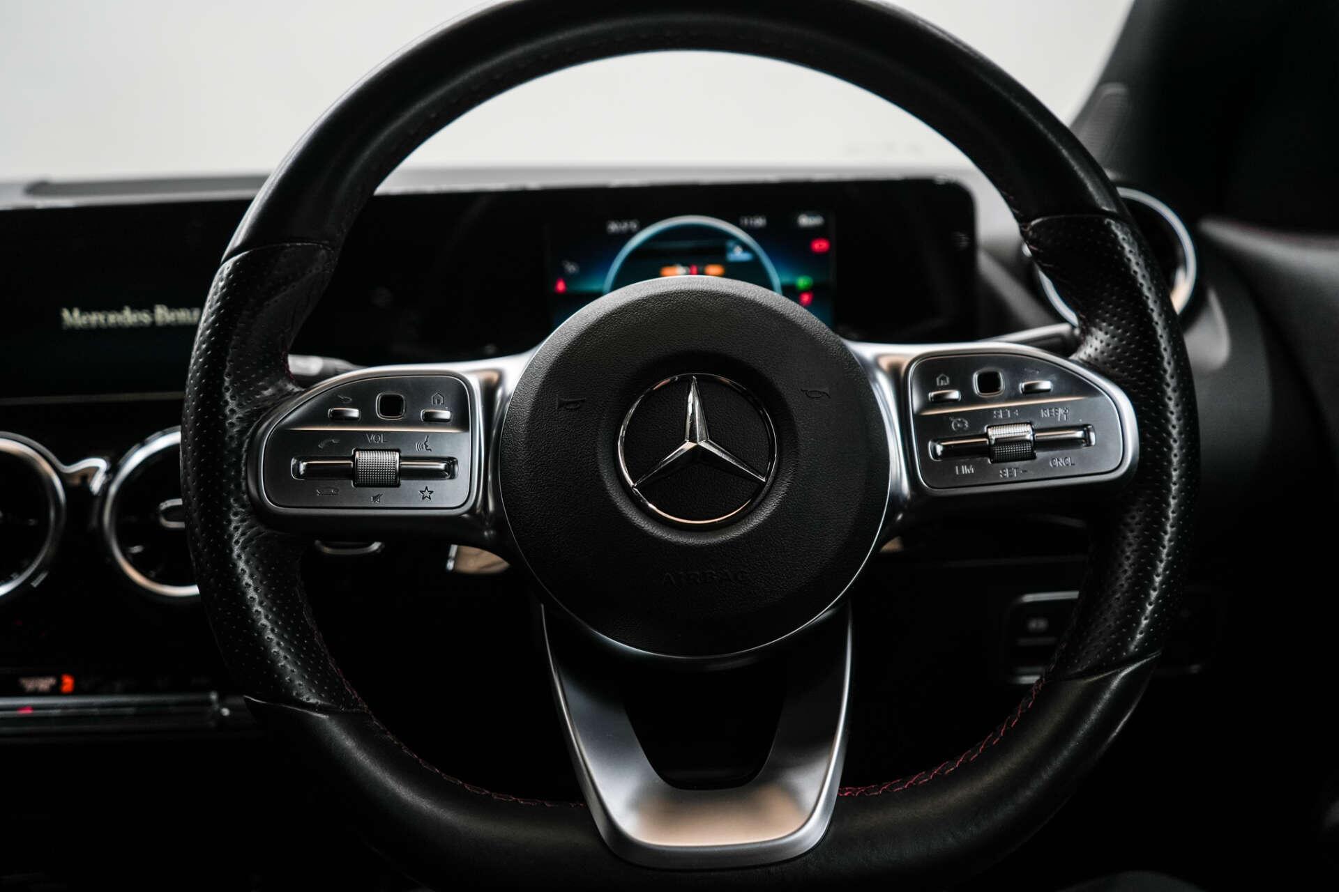 Mercedes-Benz Gla view 28