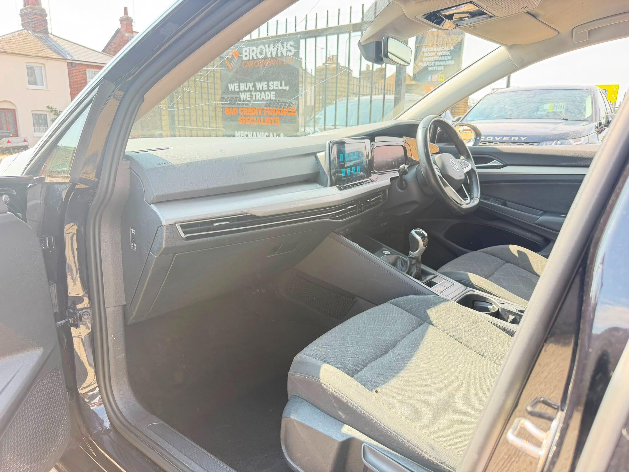 Volkswagen Golf view 19