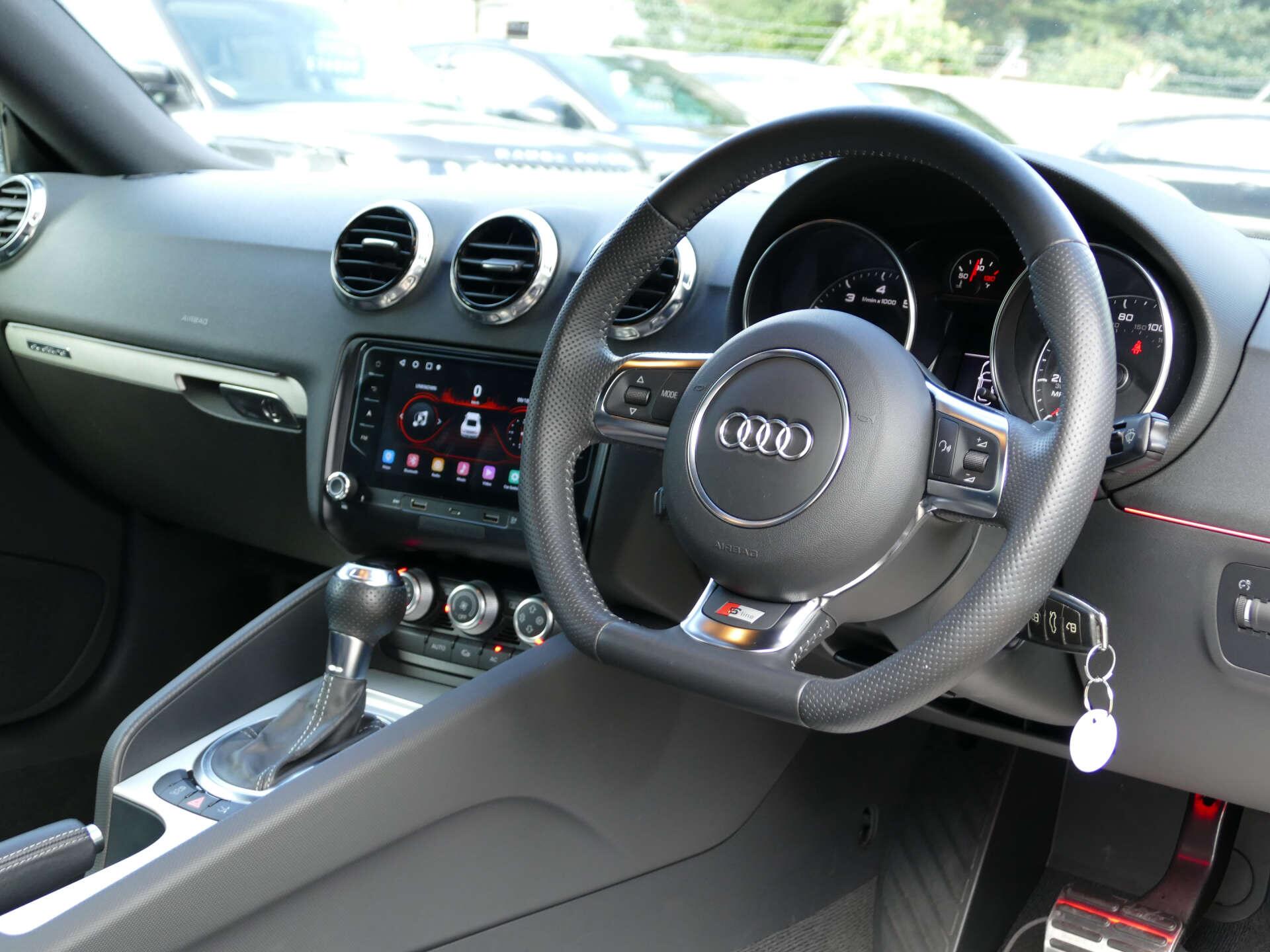 Audi TT view 4