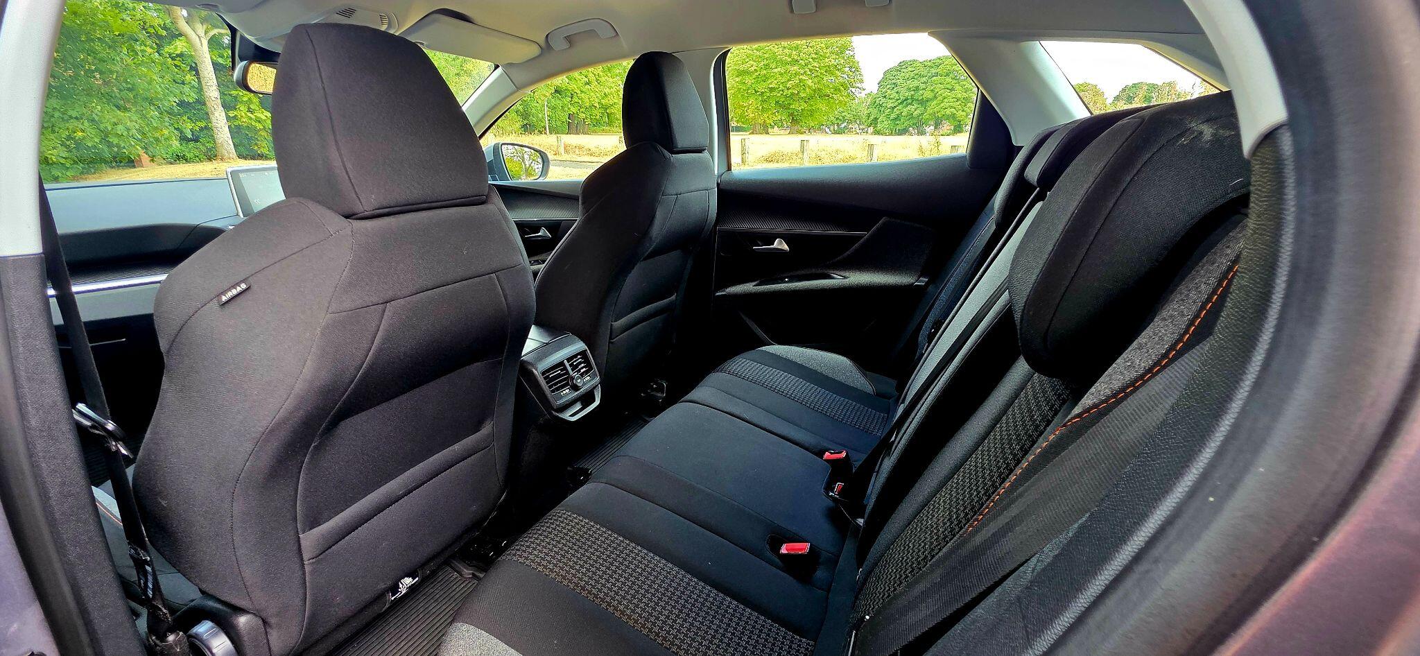 Peugeot 3008 view 32
