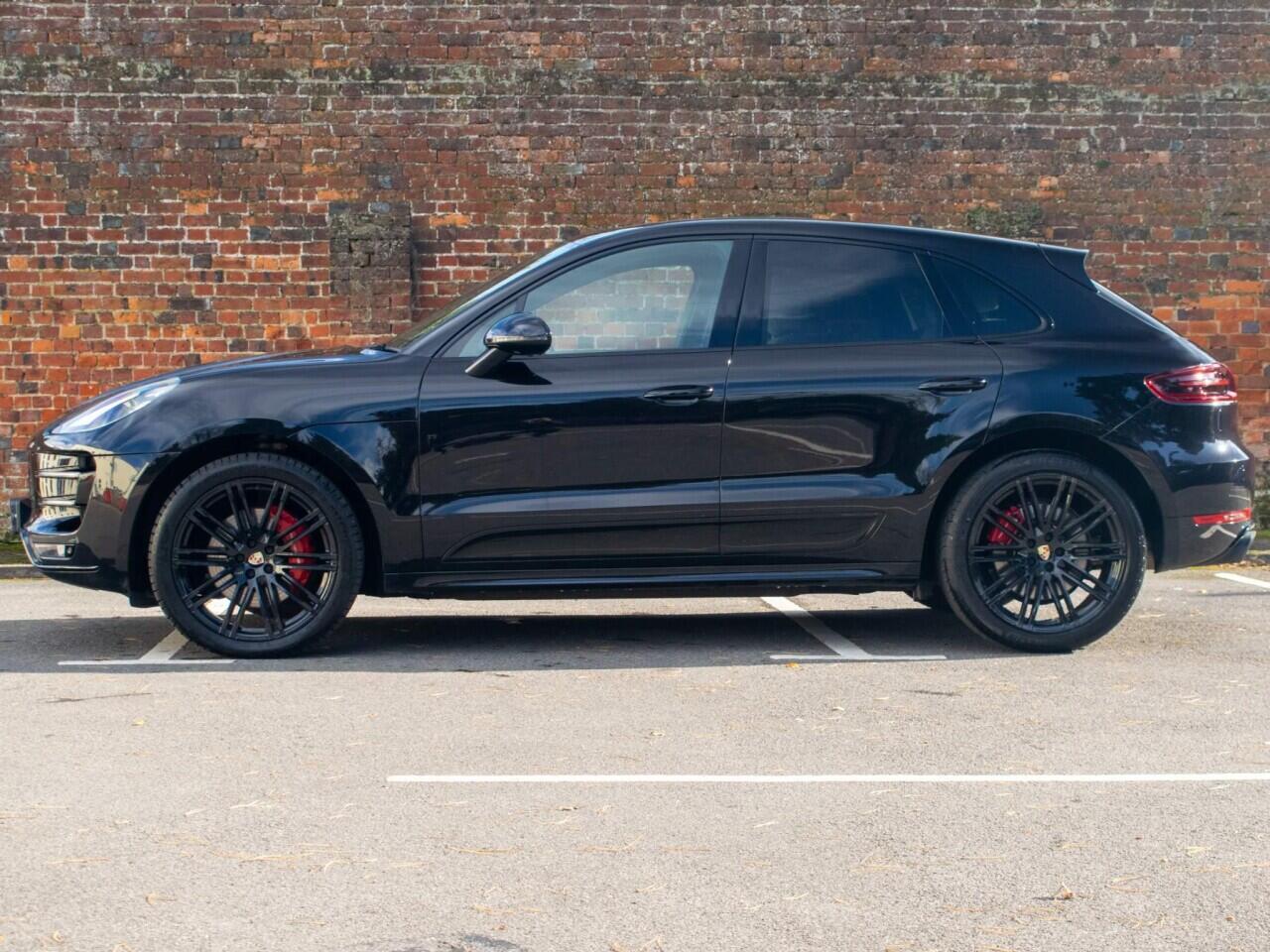 Porsche Macan view 2