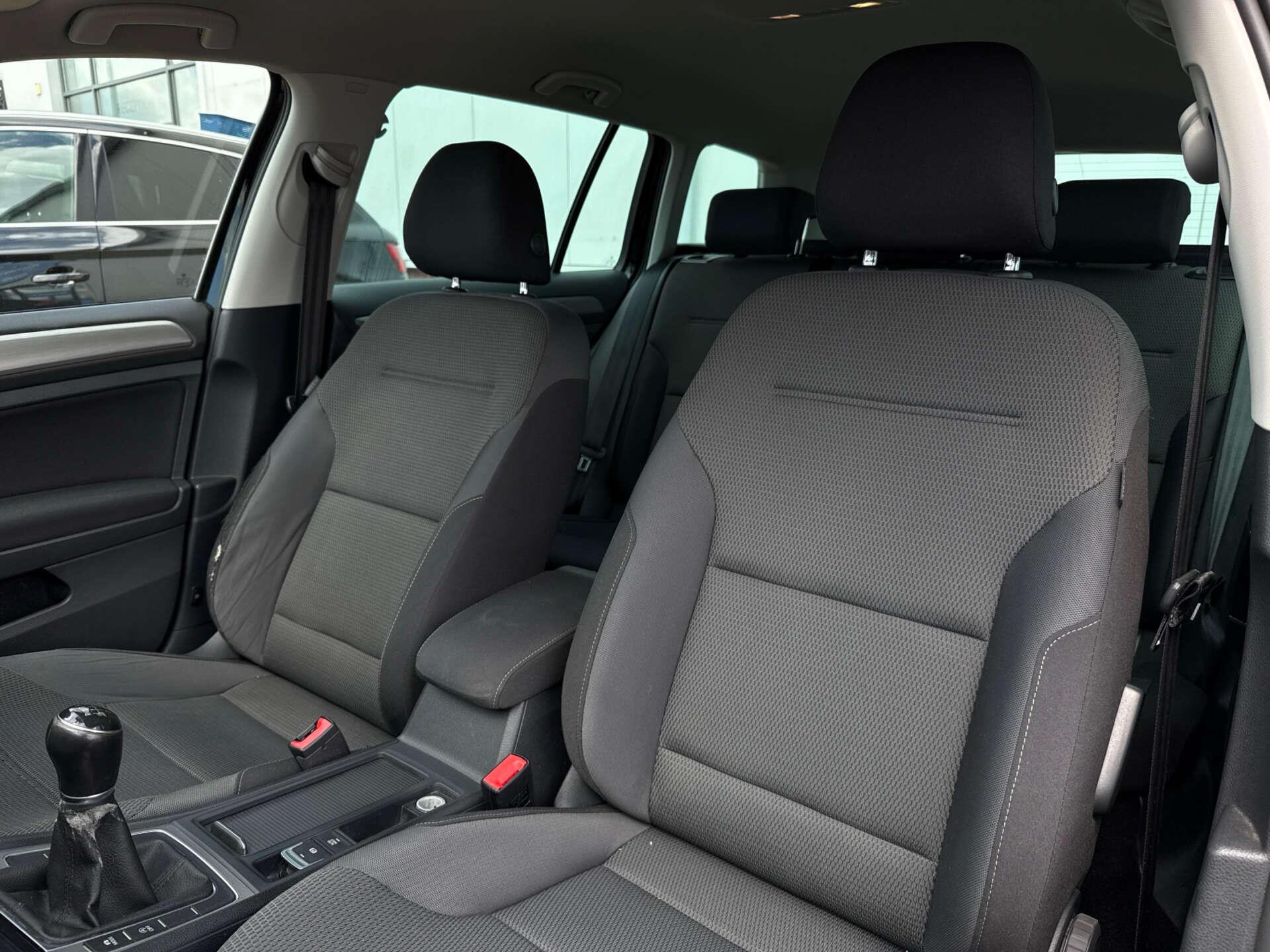 Volkswagen Golf view 61
