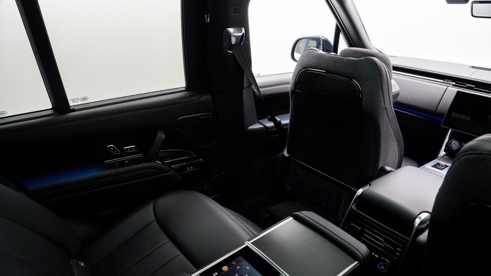 Land Rover Range Rover view 18