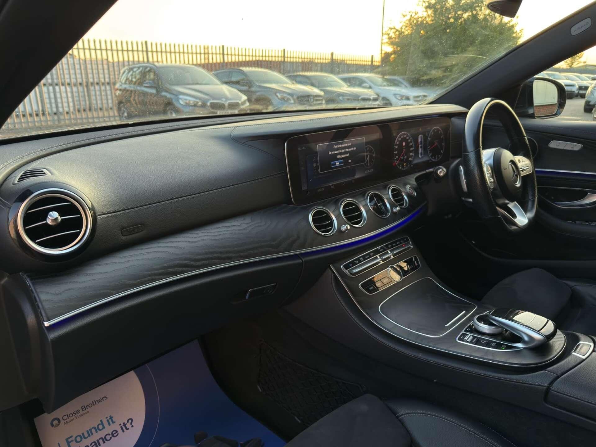 Mercedes-Benz E Class view 37