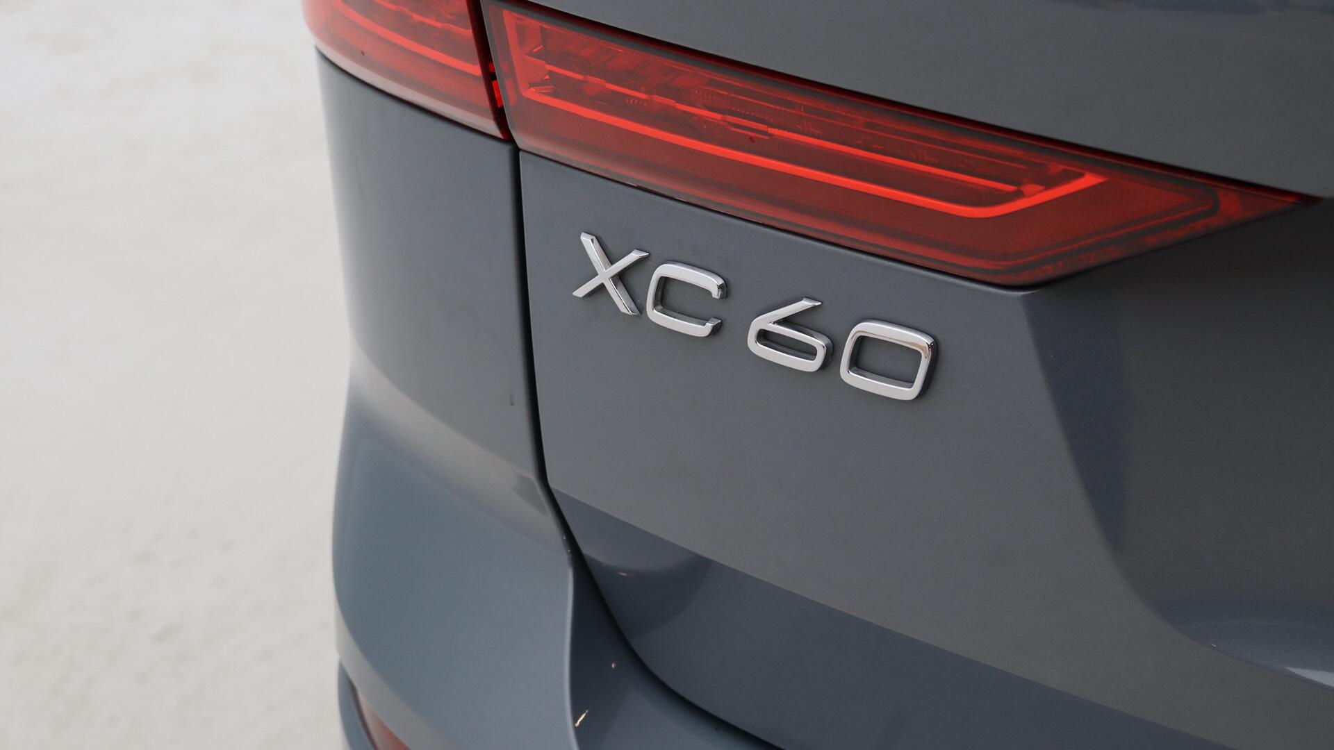 Volvo XC60 view 45