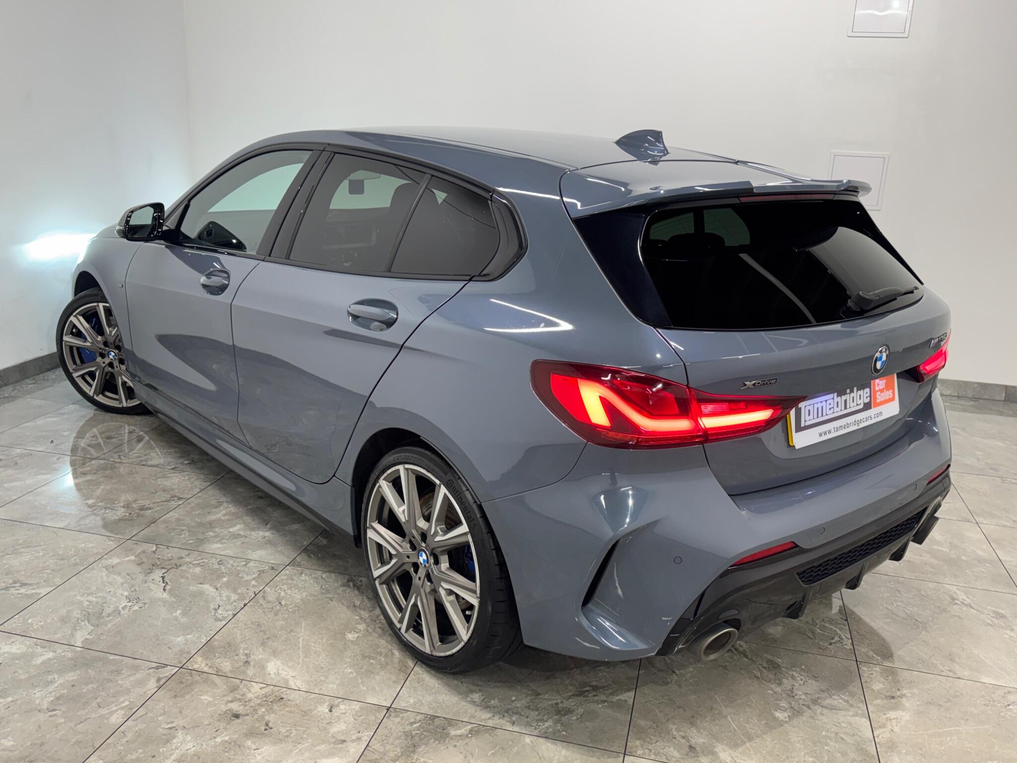 BMW 1 Series view 5