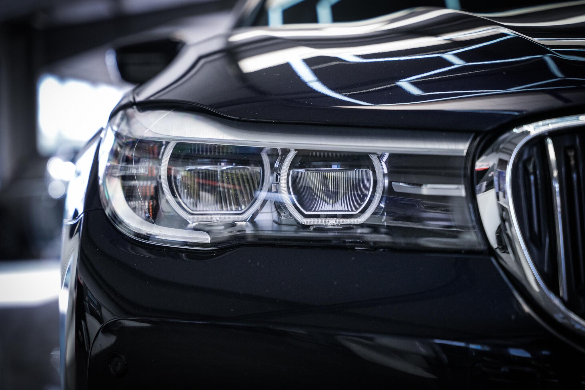 BMW 7 Series view 31