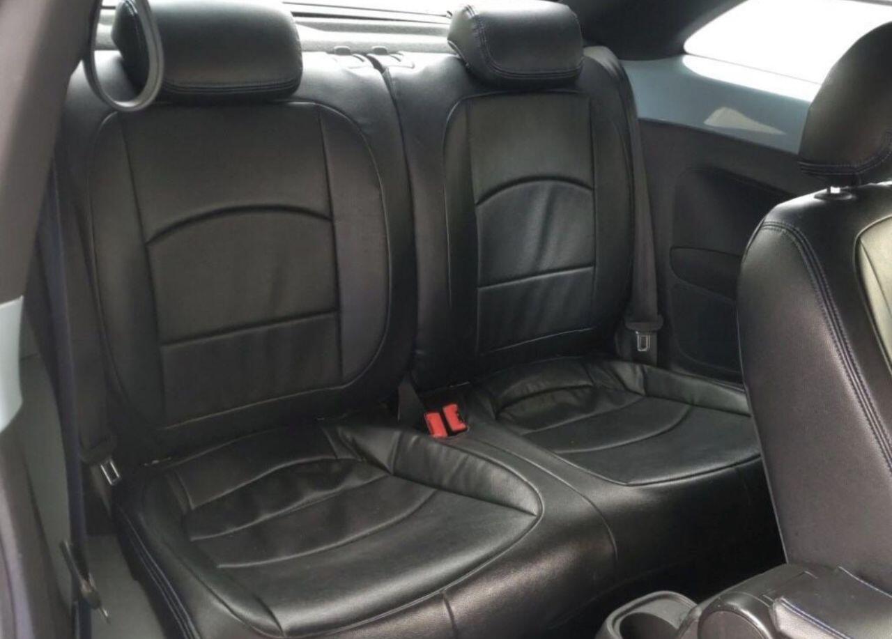 Volkswagen Beetle view 8