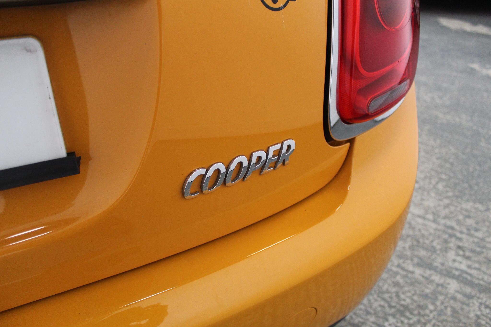 Mini Hatch view 16