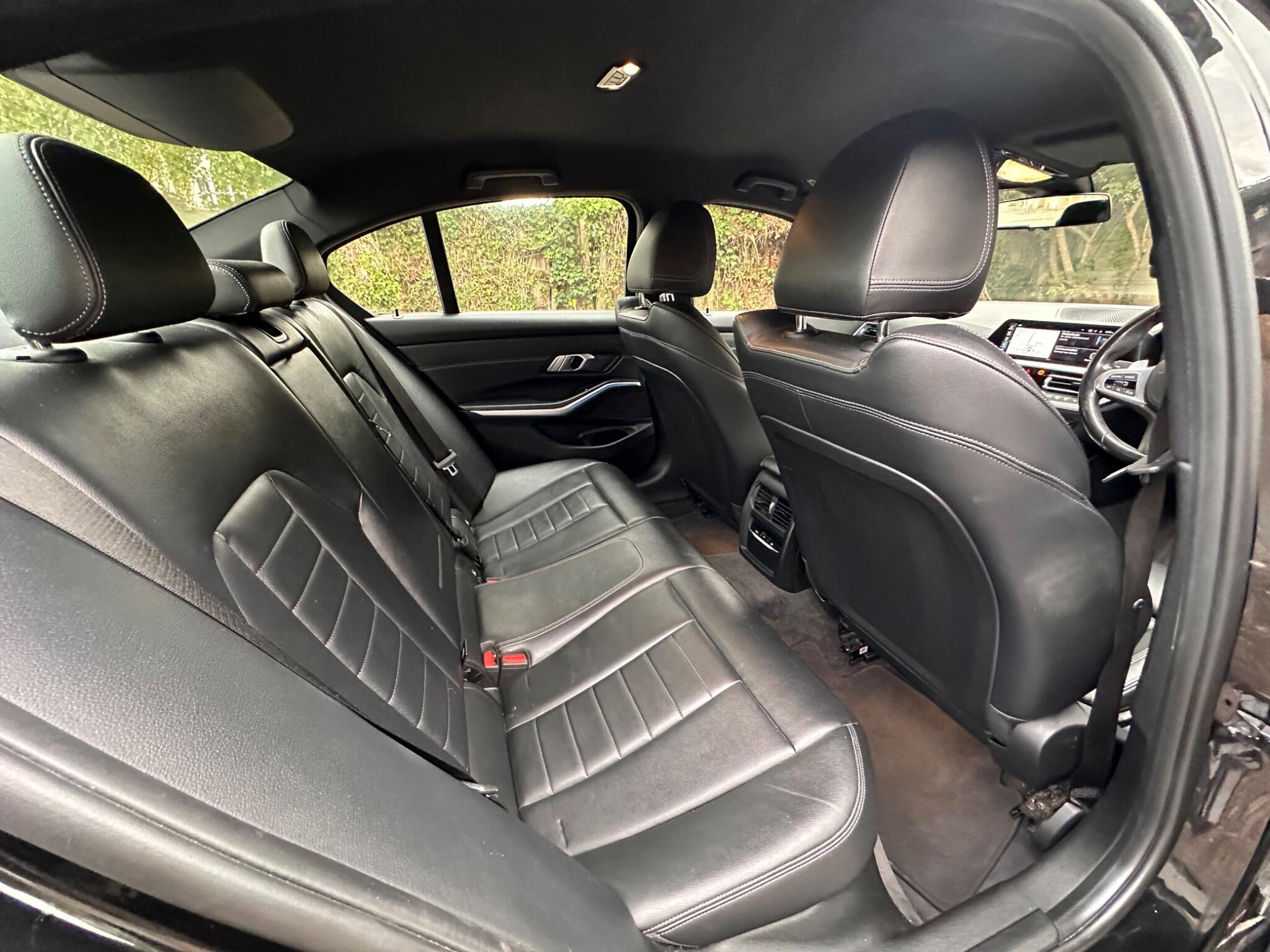 BMW 3 Series view 17