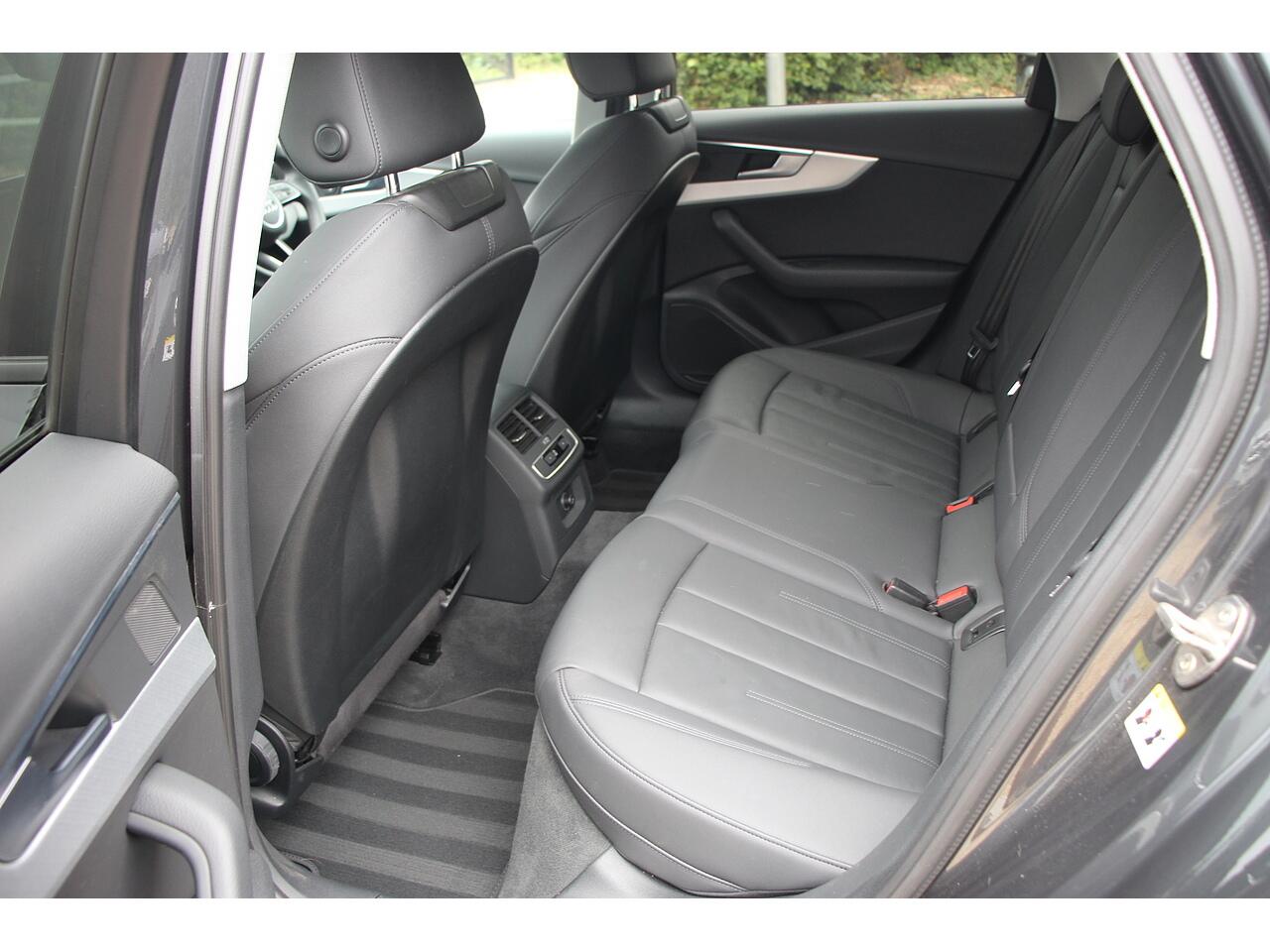 Audi A4 view 17