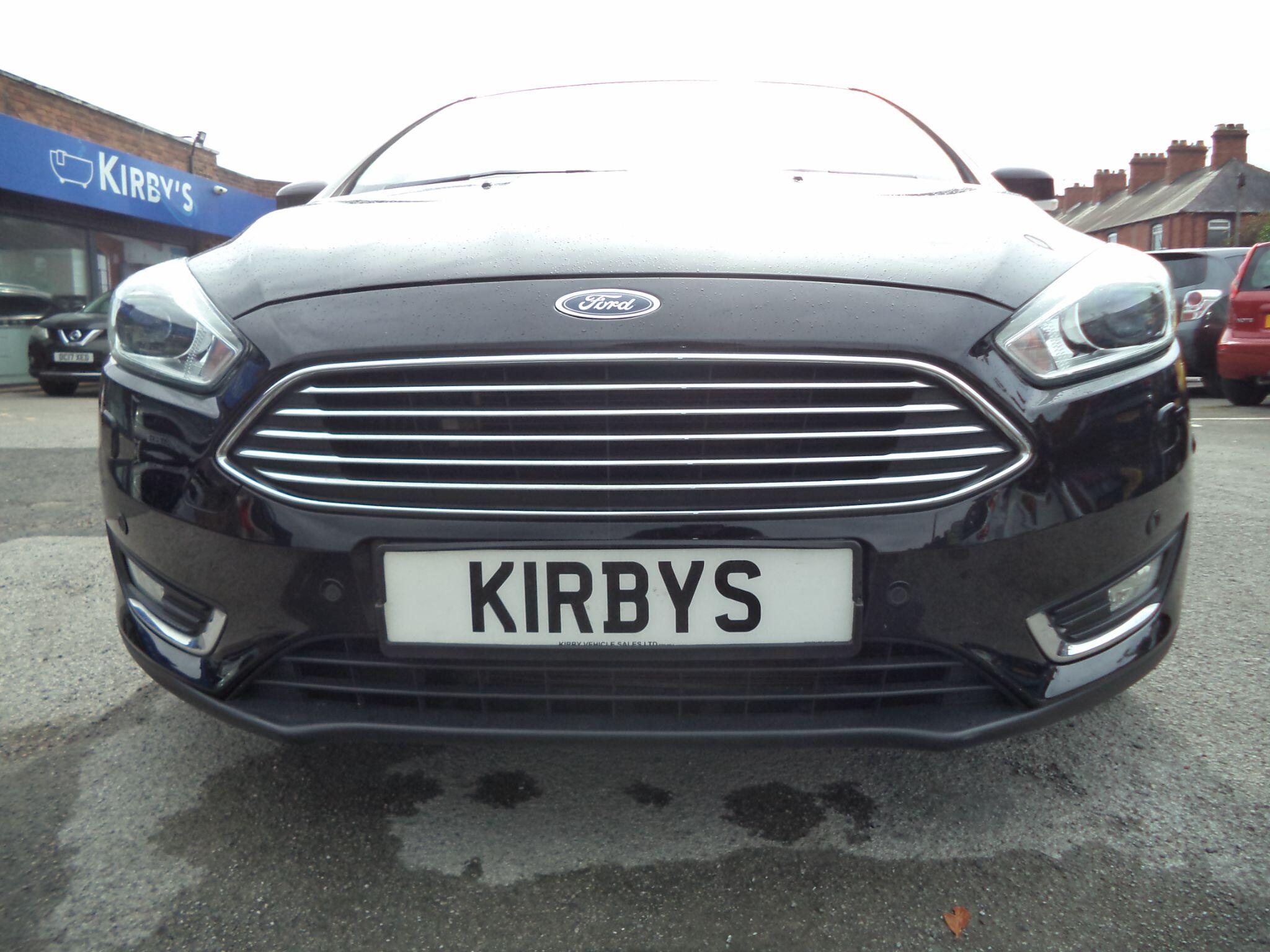 Ford Focus view 10