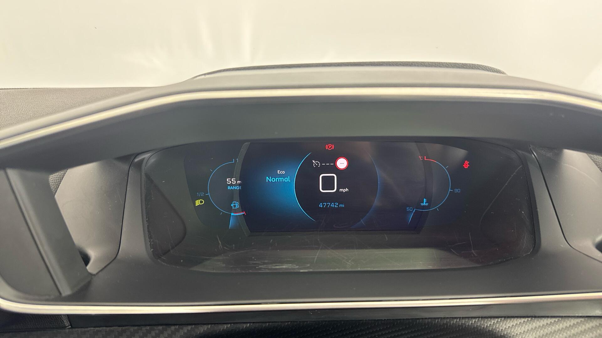 Peugeot 208 view 38
