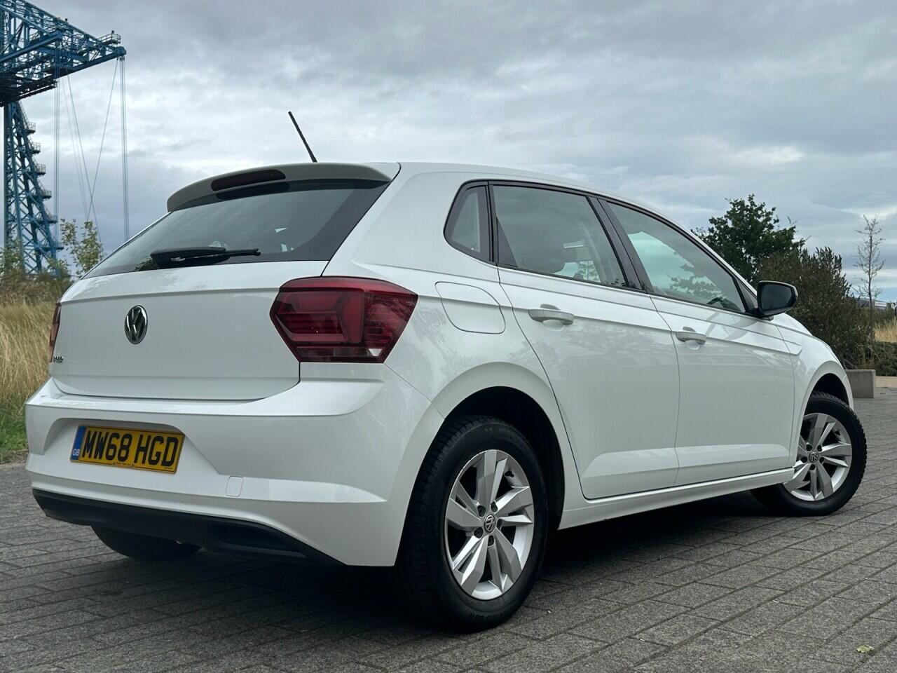 Volkswagen Polo view 6