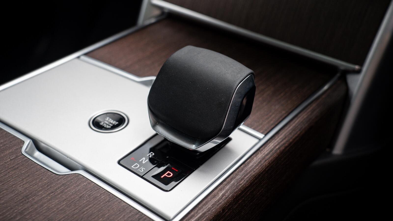 Land Rover Range Rover view 28