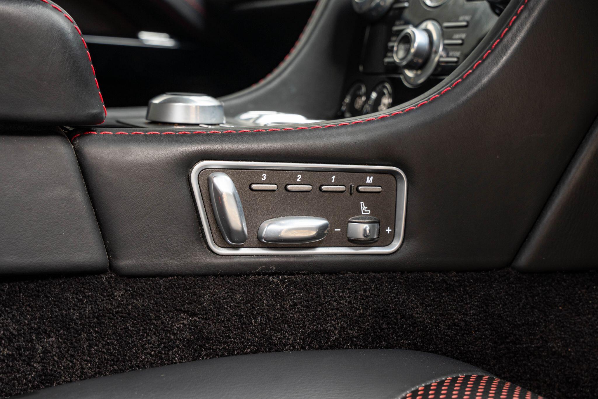 Aston Martin Rapide view 33