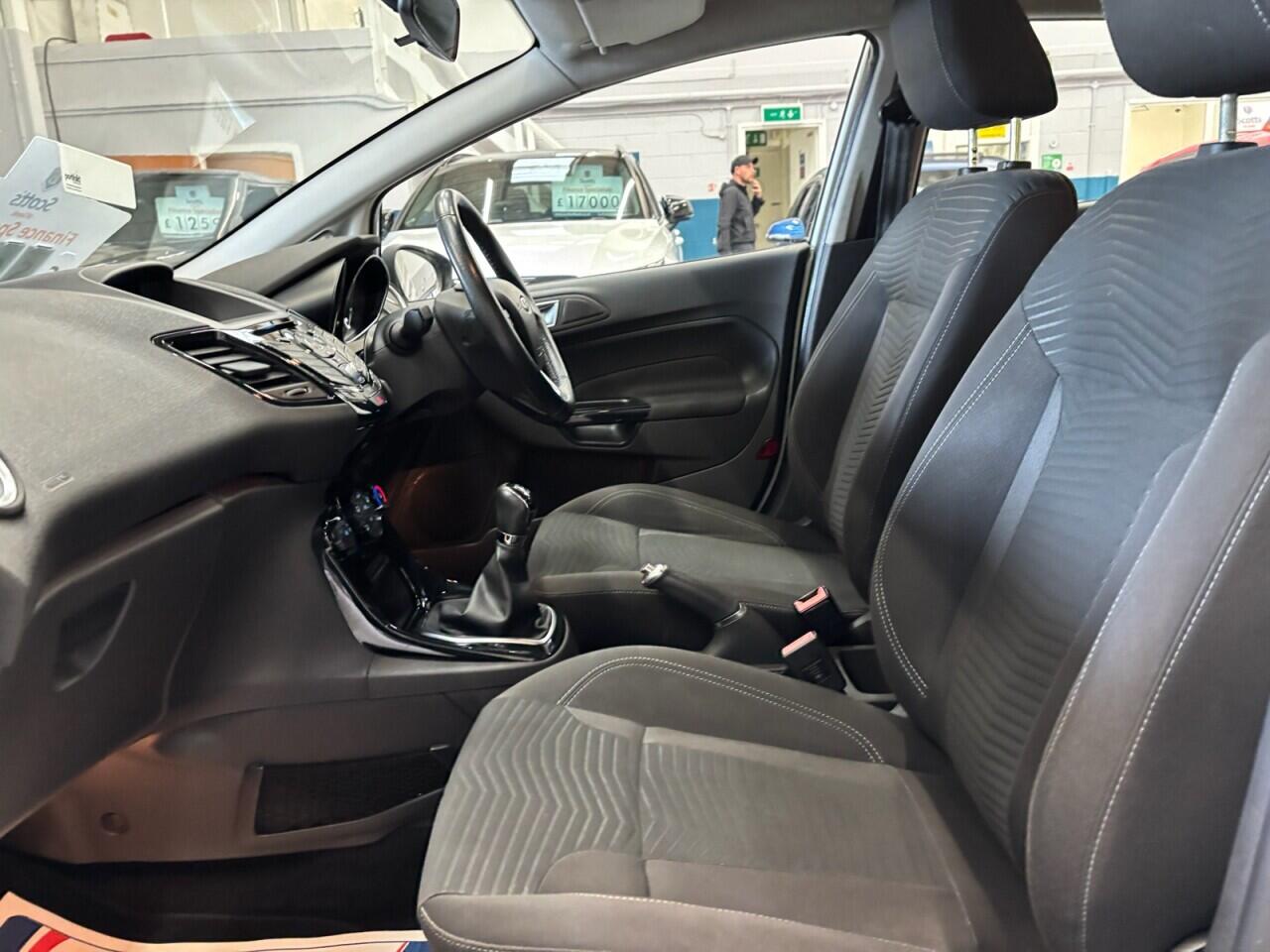Ford Fiesta view 25