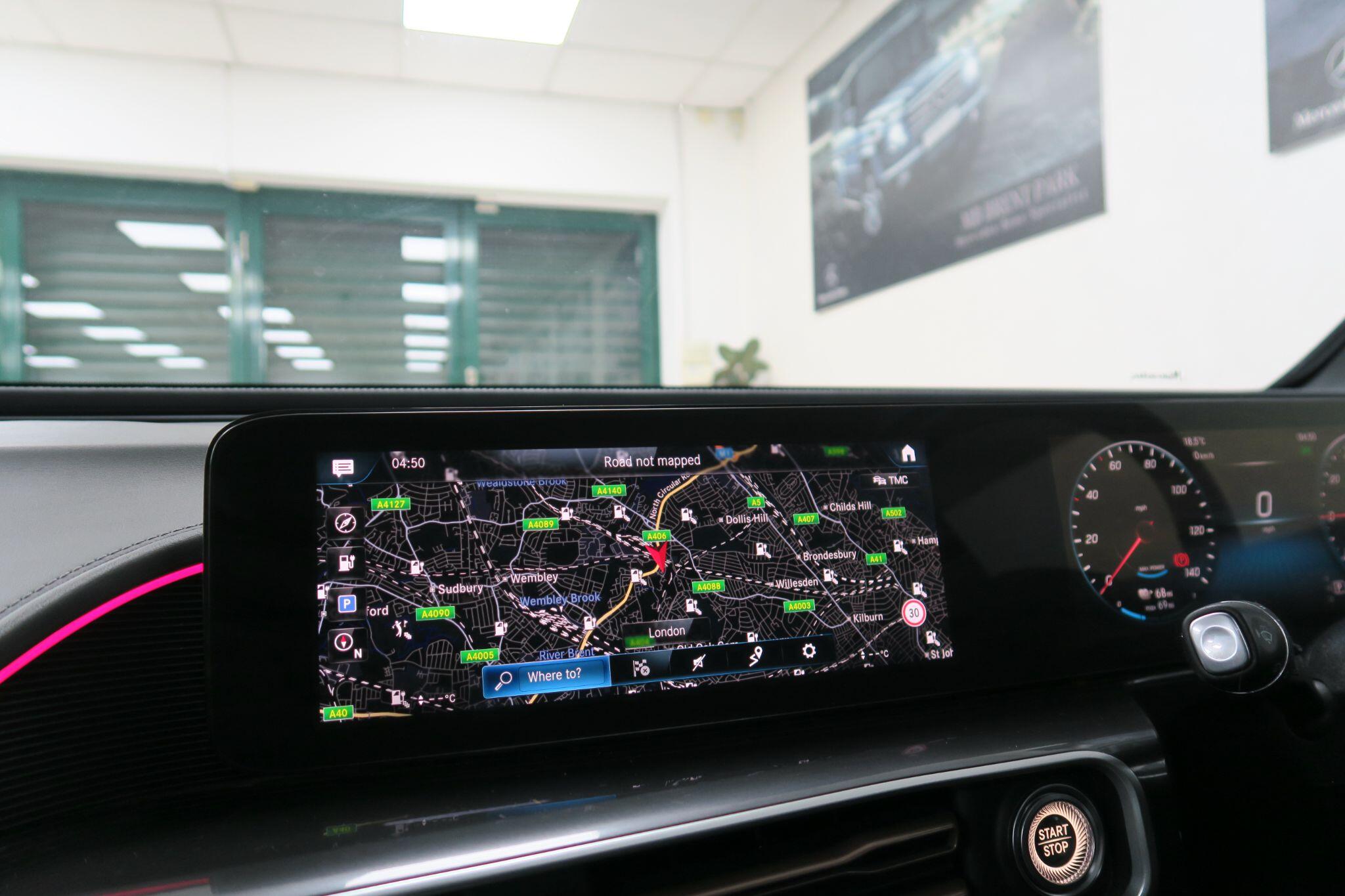 Mercedes-Benz EQC view 14