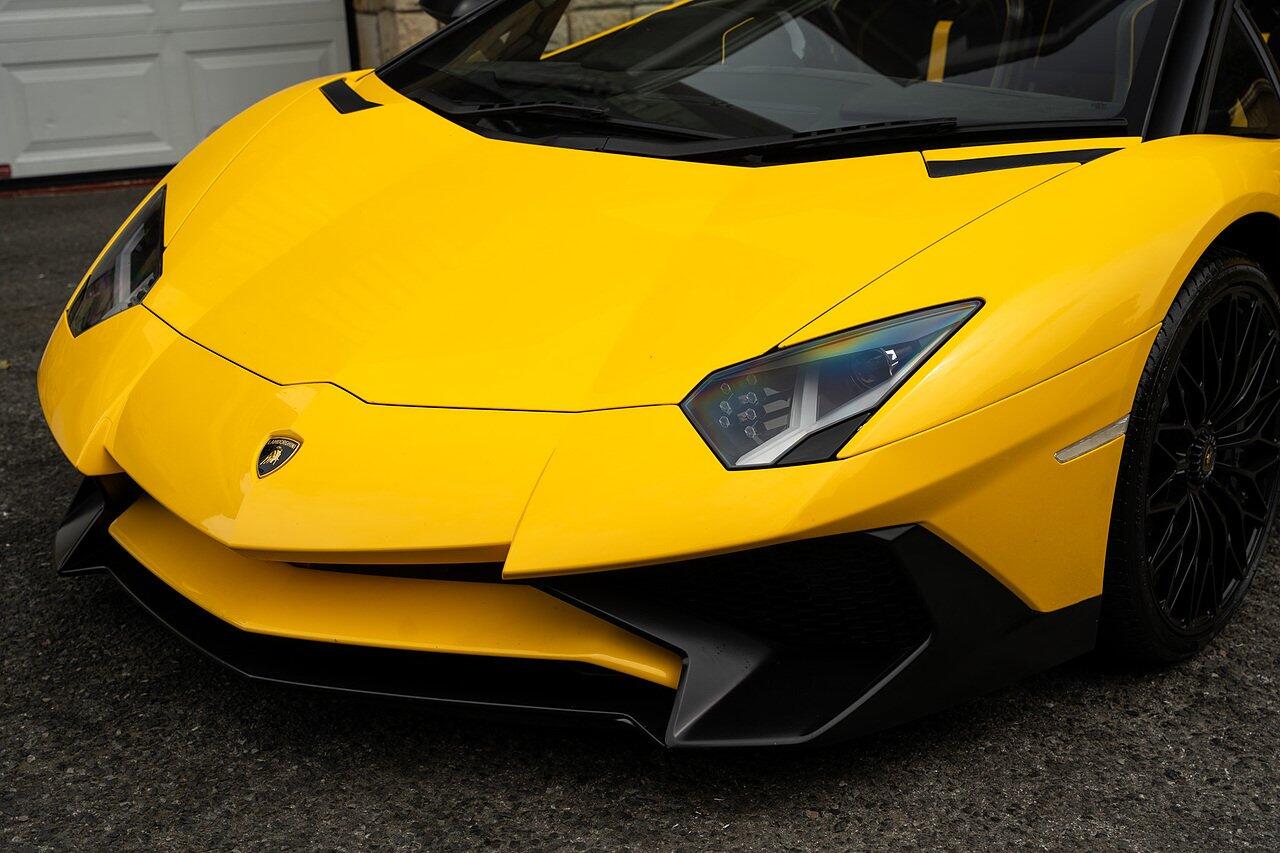 Lamborghini Aventador view 44