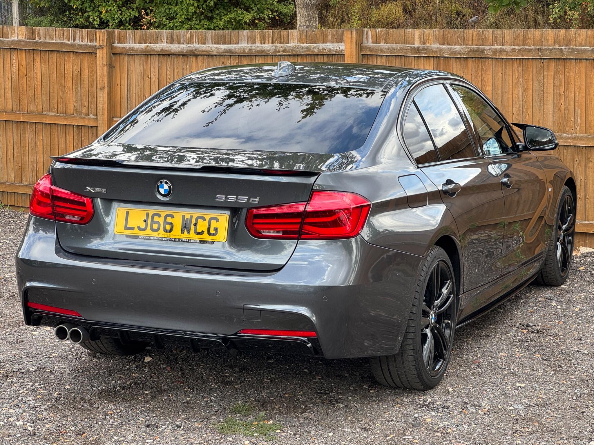 BMW 3 Series view 12