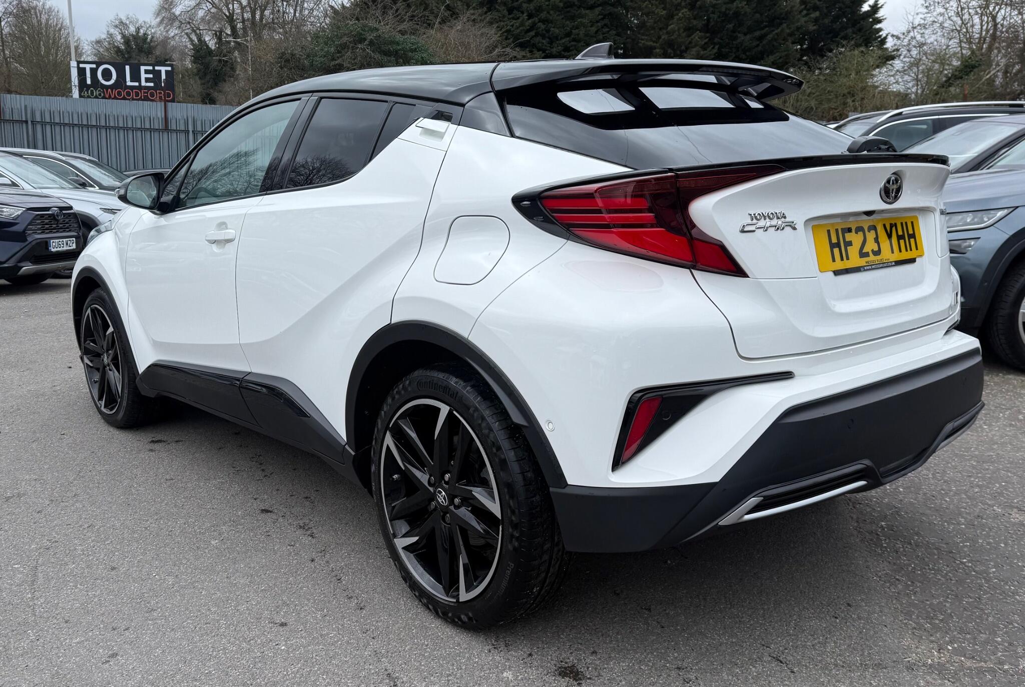 Toyota C-HR view 4