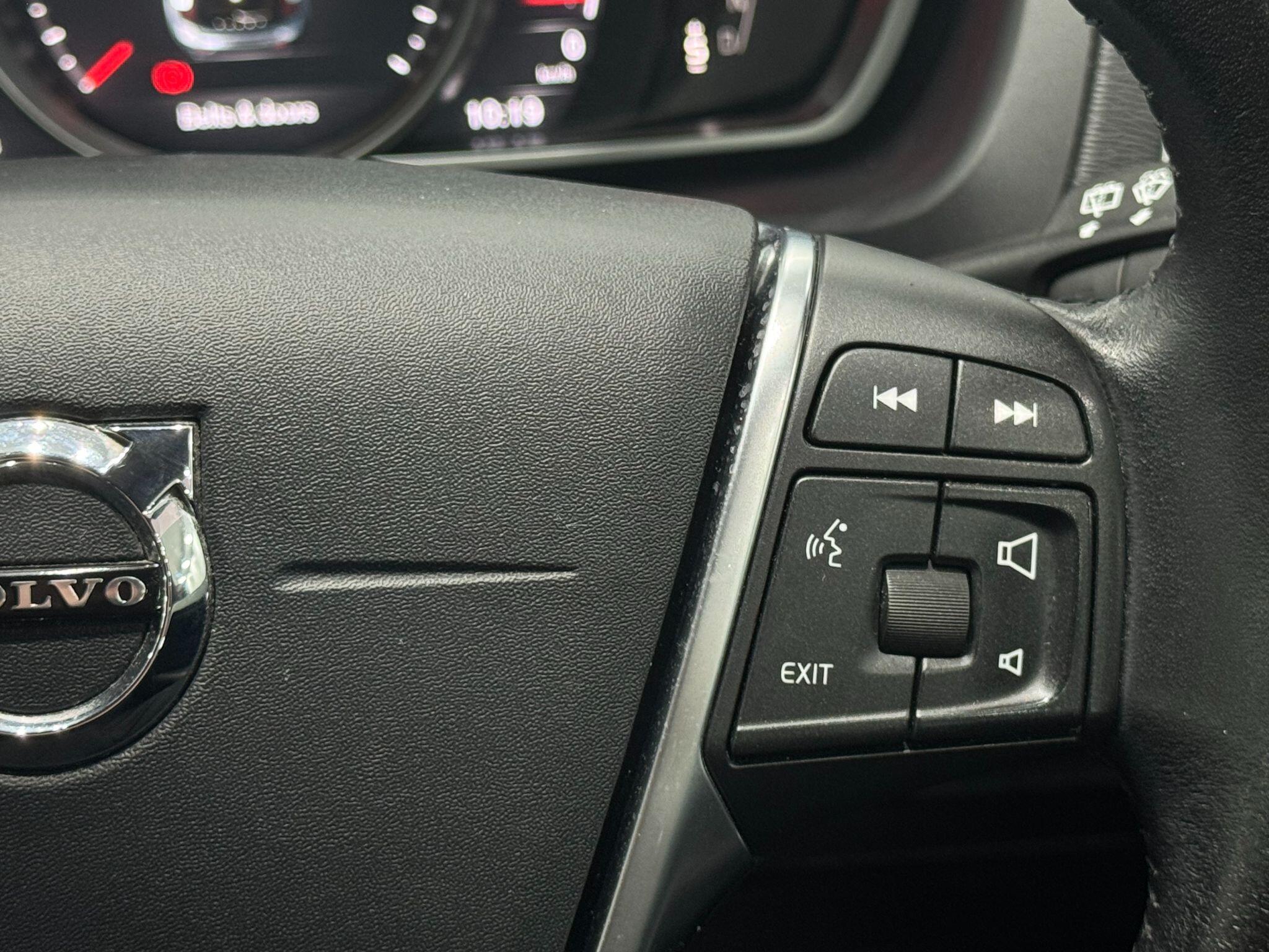 Volvo V40 view 33