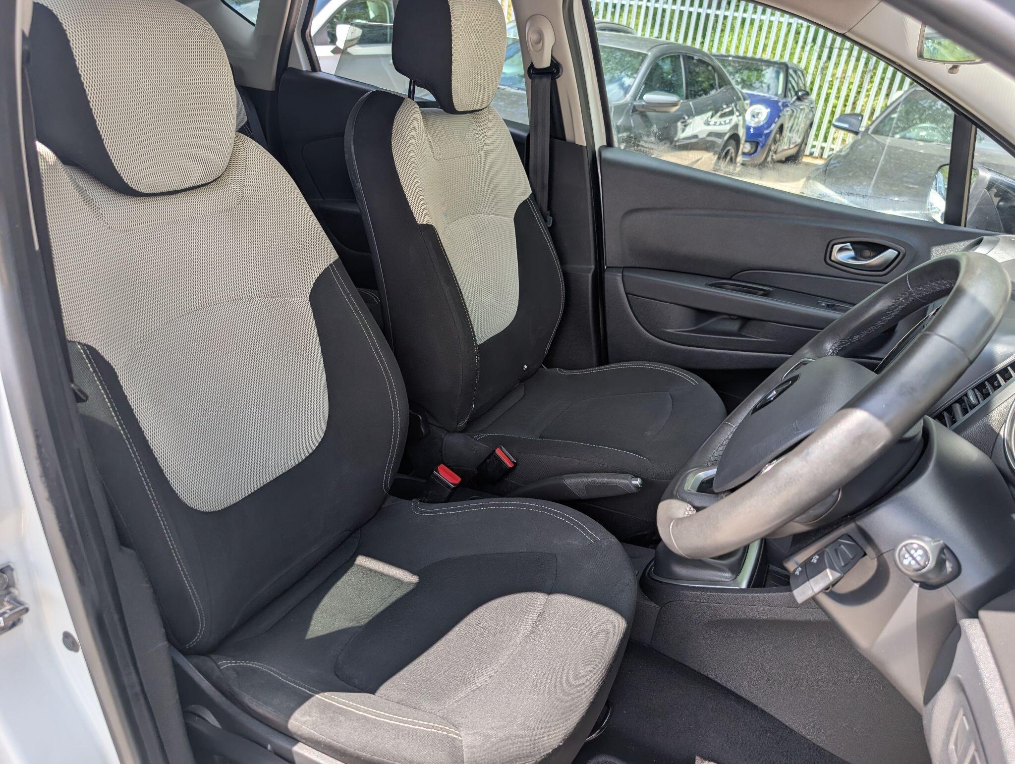 Renault Captur view 18