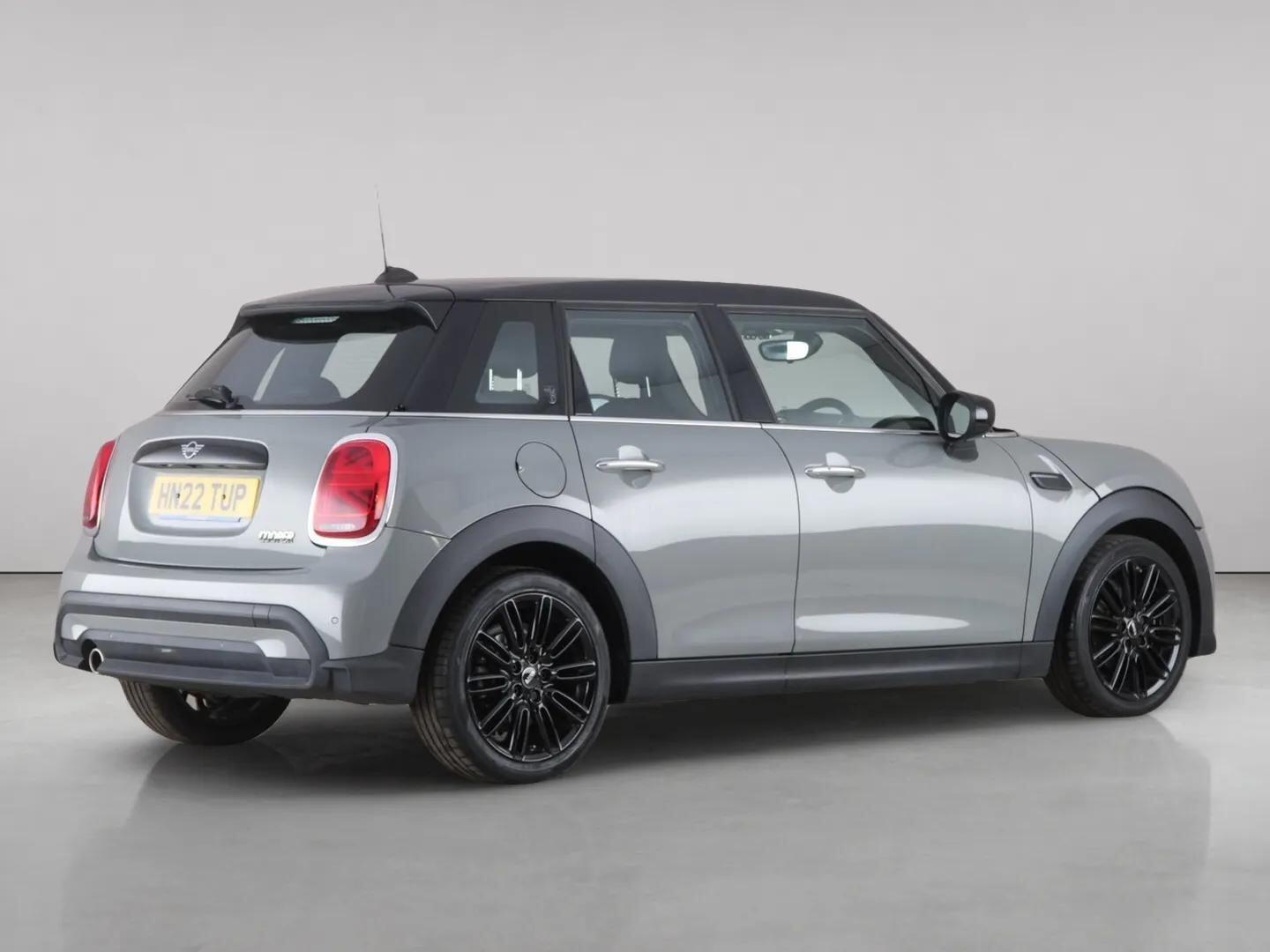 Mini Hatch view 6