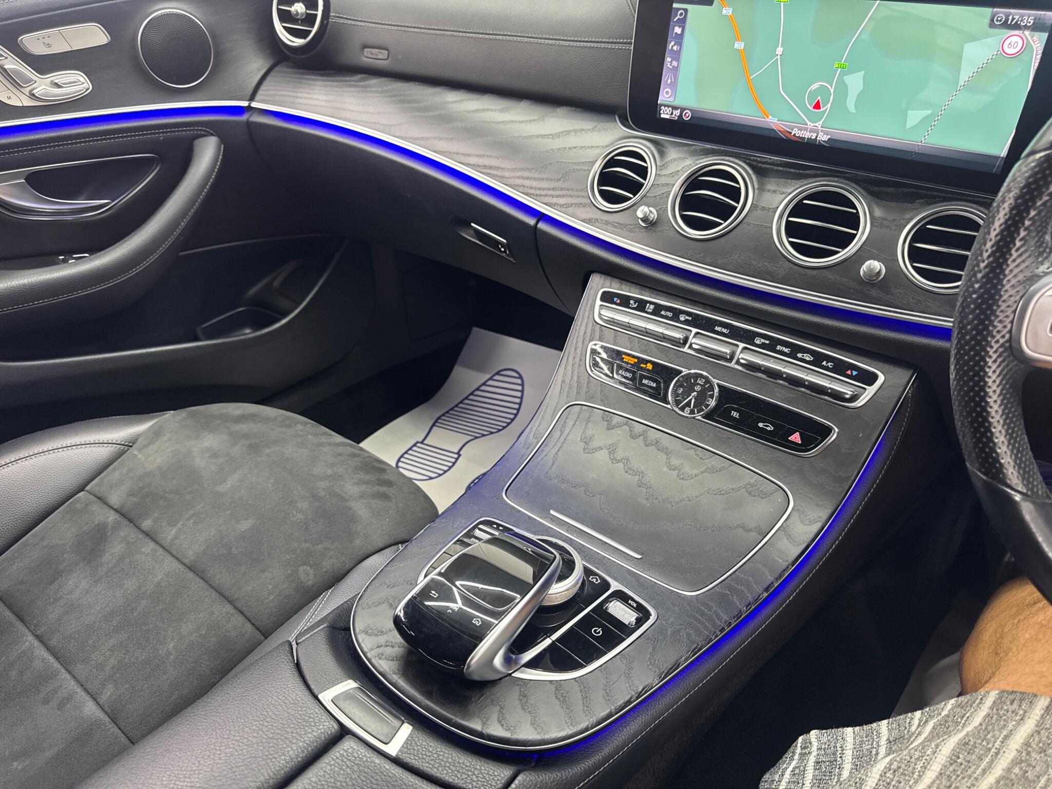 Mercedes-Benz E Class view 28