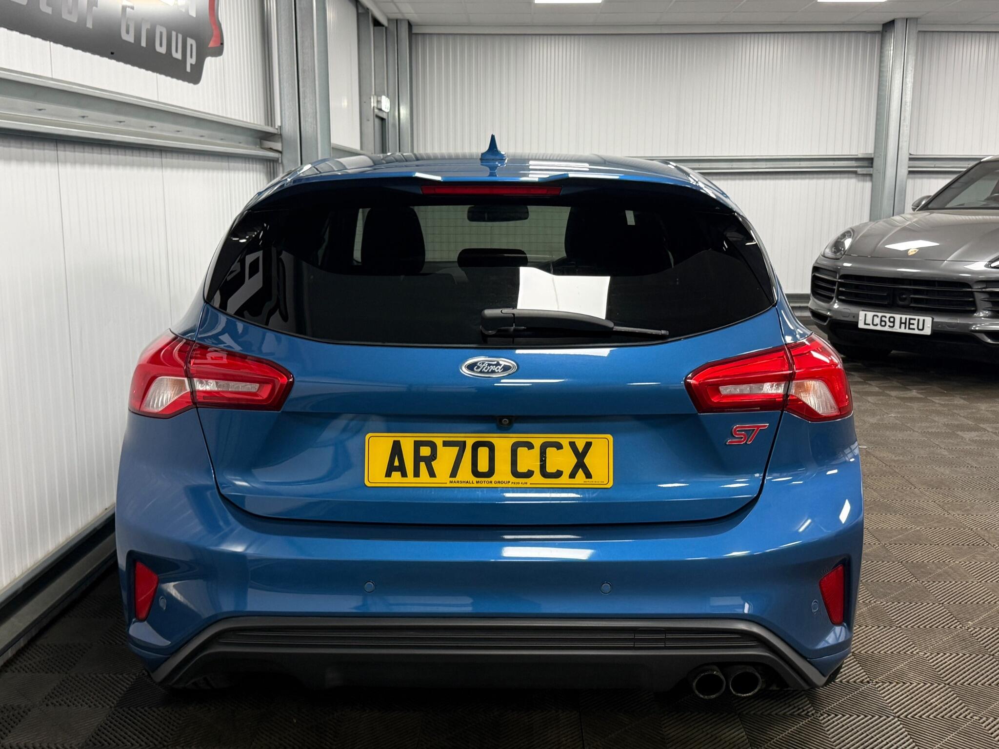 Ford Focus view 13
