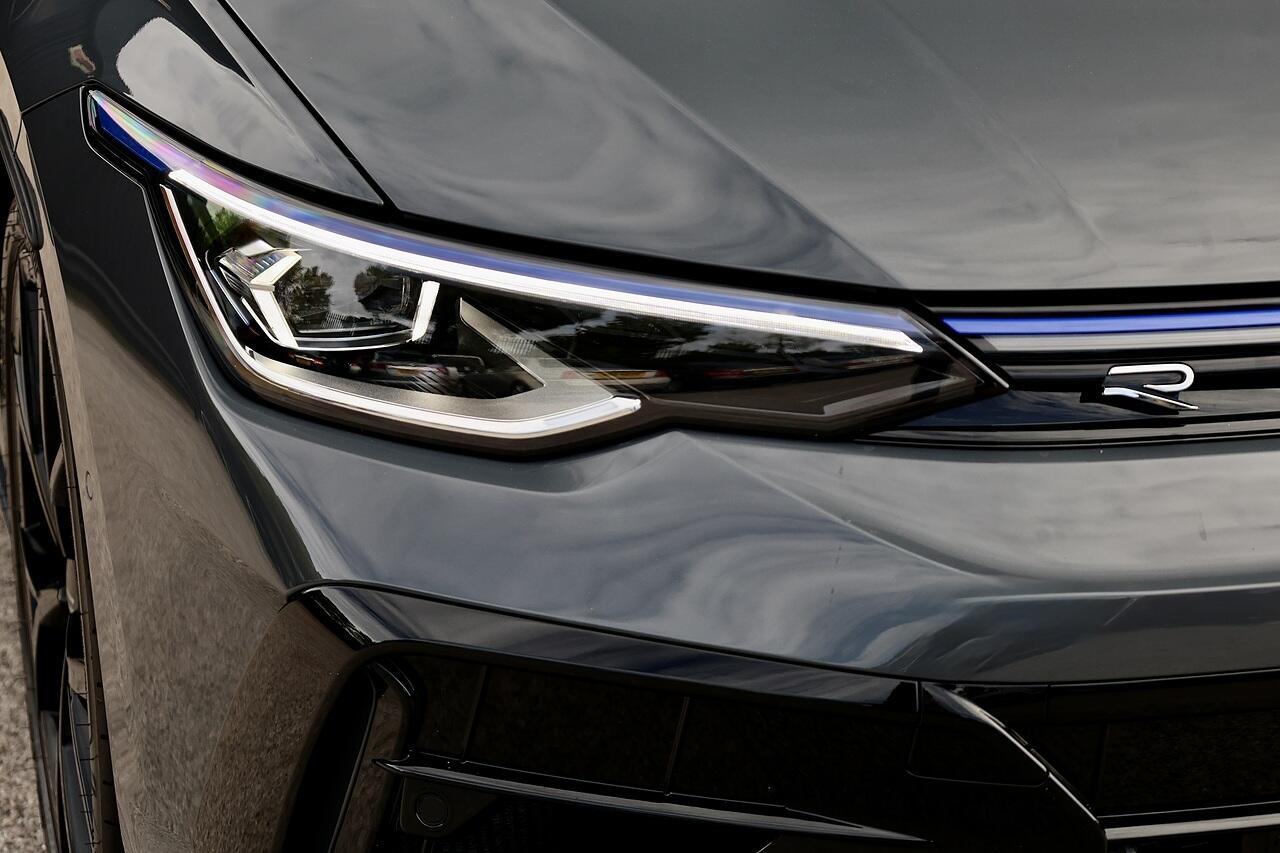 Volkswagen Golf view 14
