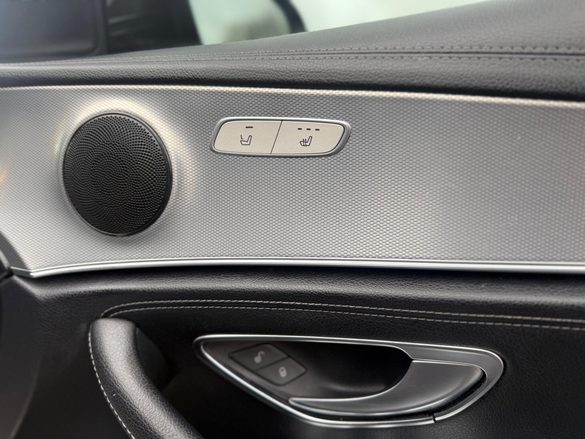 Mercedes-Benz E-Class view 28