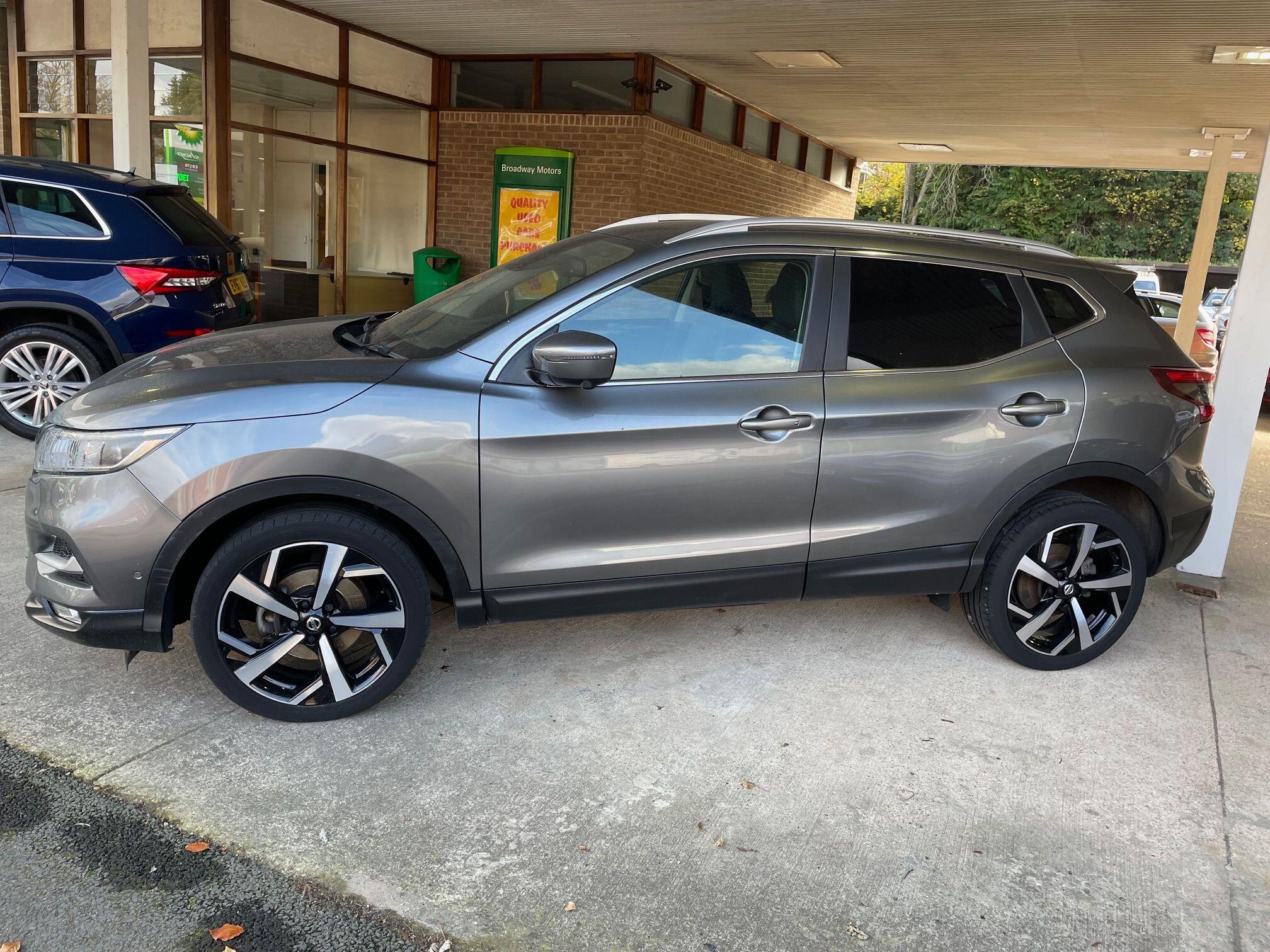 2018 Nissan Qashqai 1.3 DIG-T Tekna DCT Auto Euro 6 (s/s) 5dr • 33,000 miles image 3