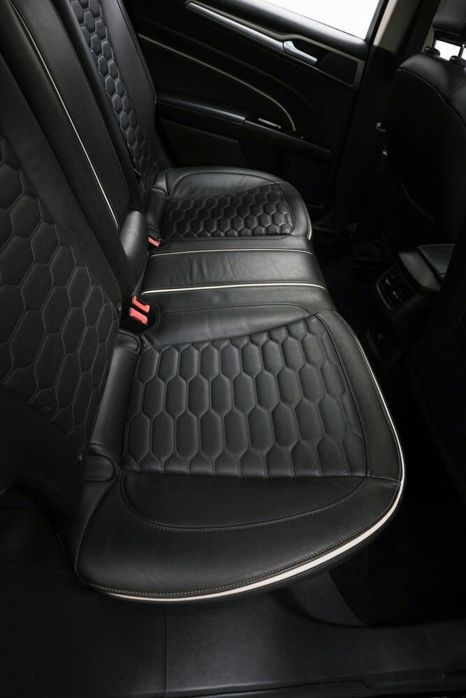 Ford Mondeo view 13