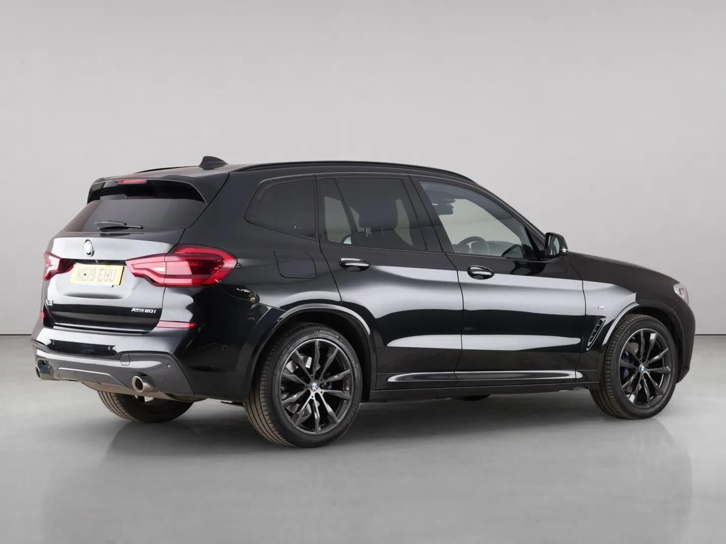BMW X3 view 8