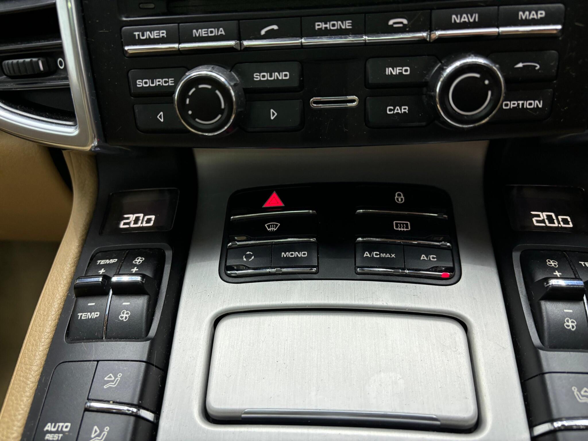 Porsche Cayenne view 12