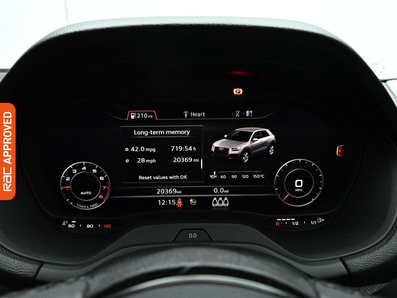 Audi Q2 view 11