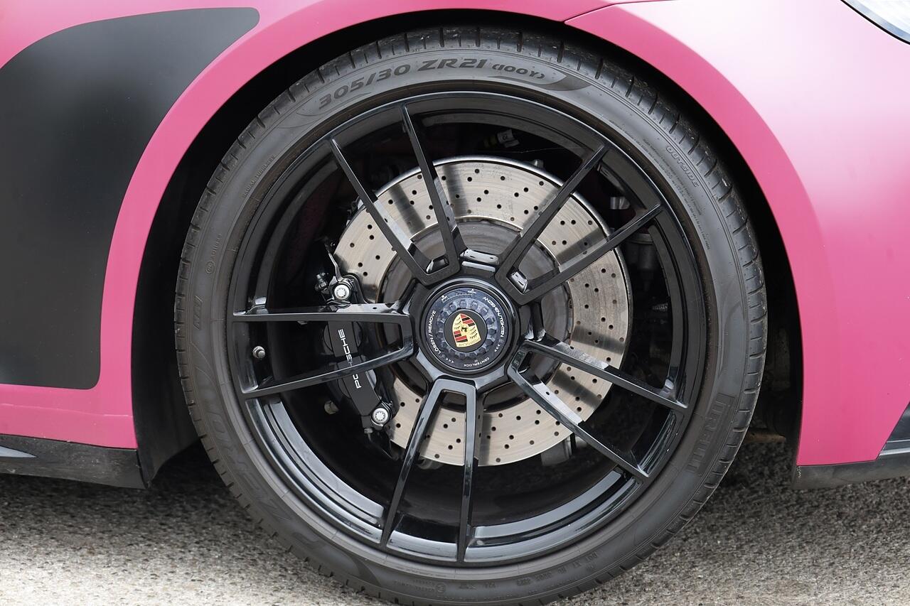 Porsche 911 view 36