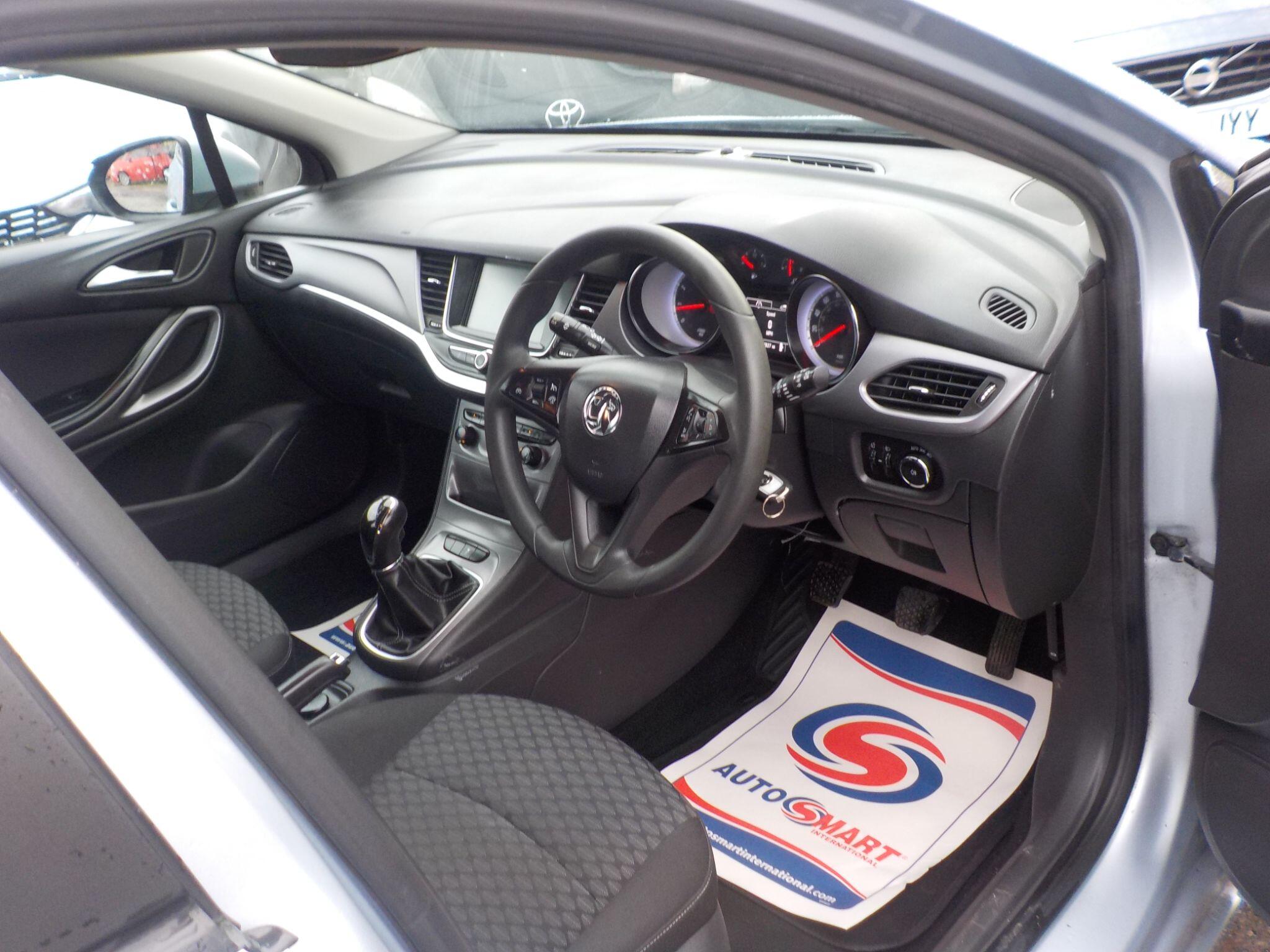 Vauxhall Astra 1.4i Turbo Design Euro 6 5dr